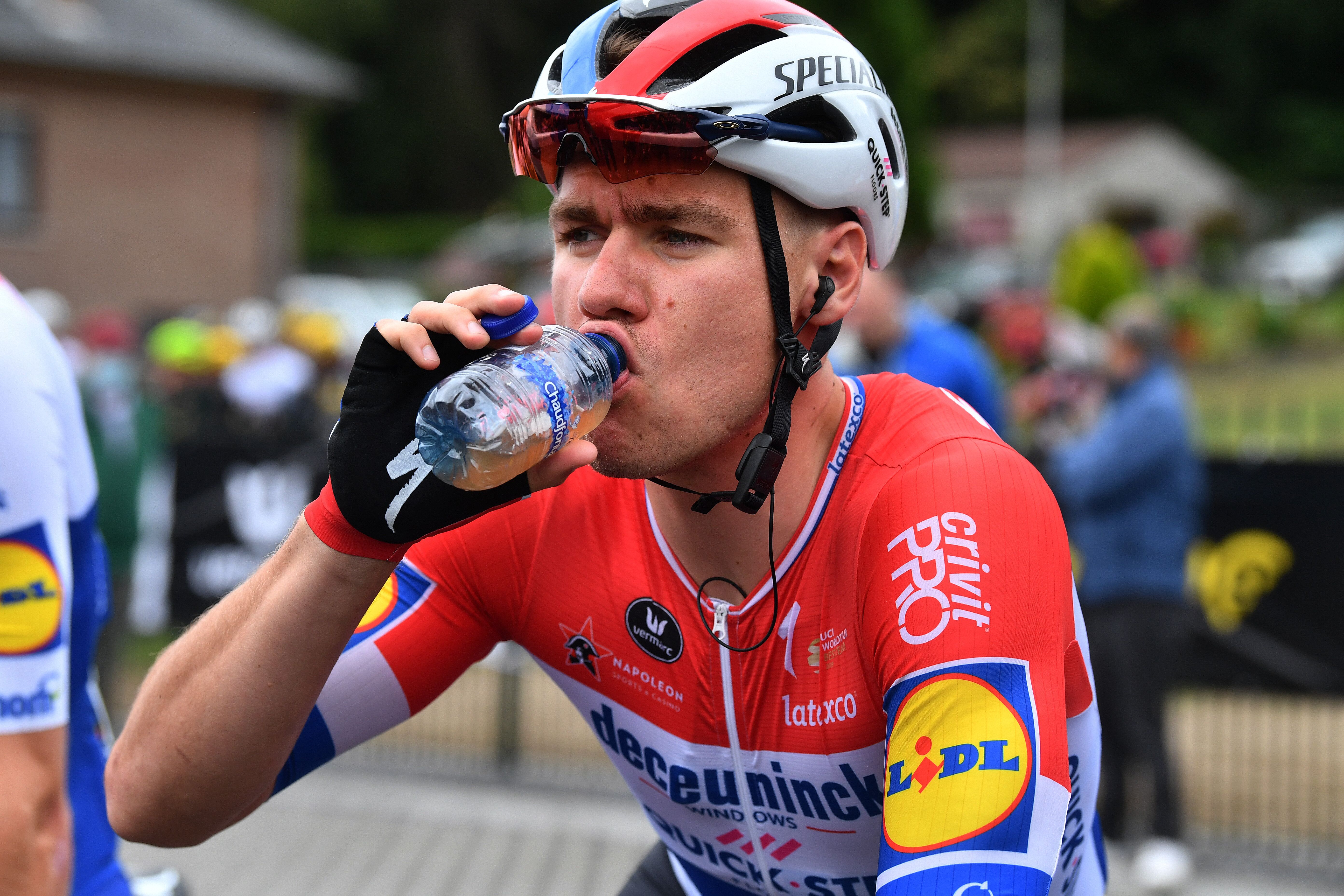 Le cycliste Fabio Jakobsen, 23 ans, a frôlé la mort après avoir été...