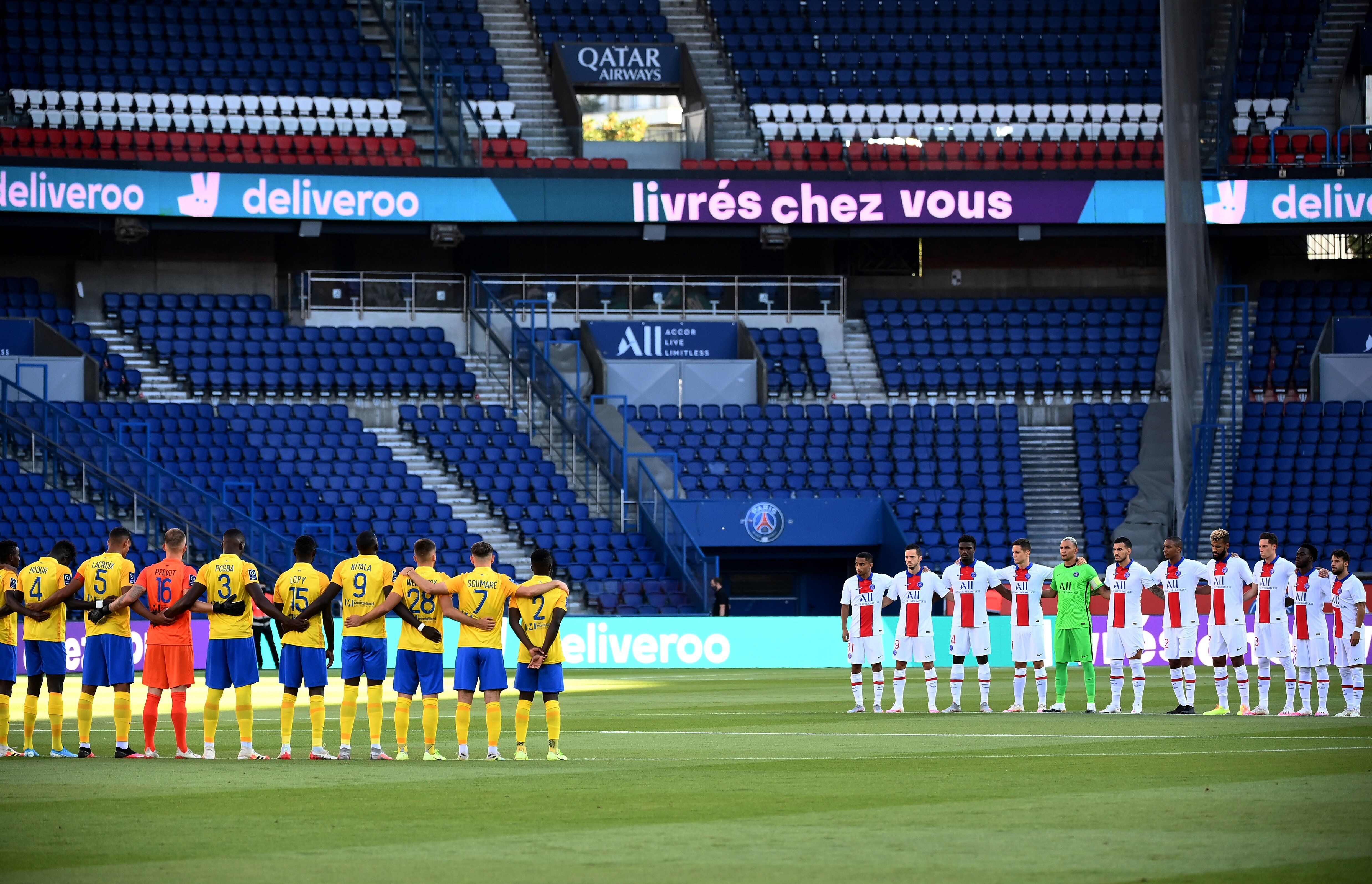 Avant le coup d'envoi du match amical PSG-Sochaux, au Parc des Princes à Paris, le 5 août