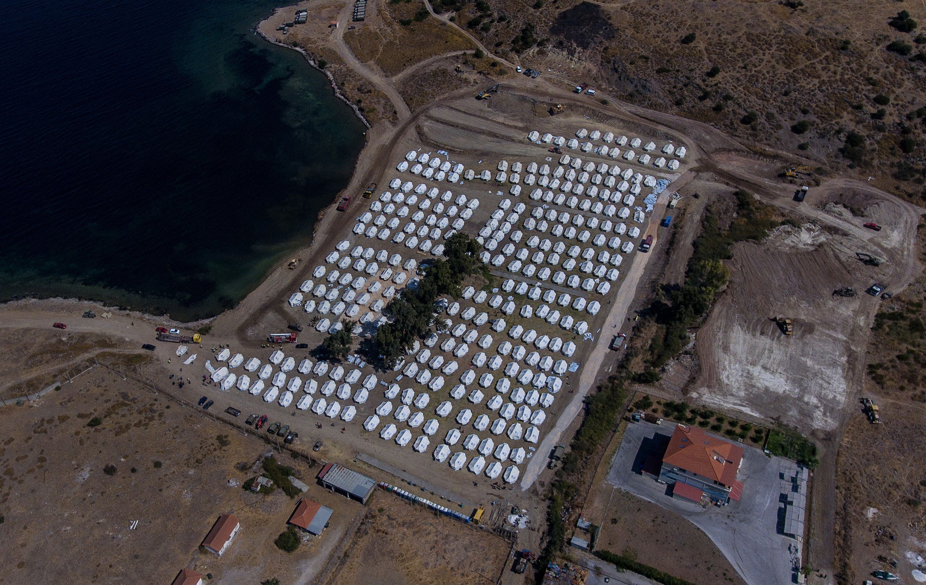 Le nouveau camp de migrants de Lesbos, photographié ici le 14 septembre, n'est pas ouvert à...