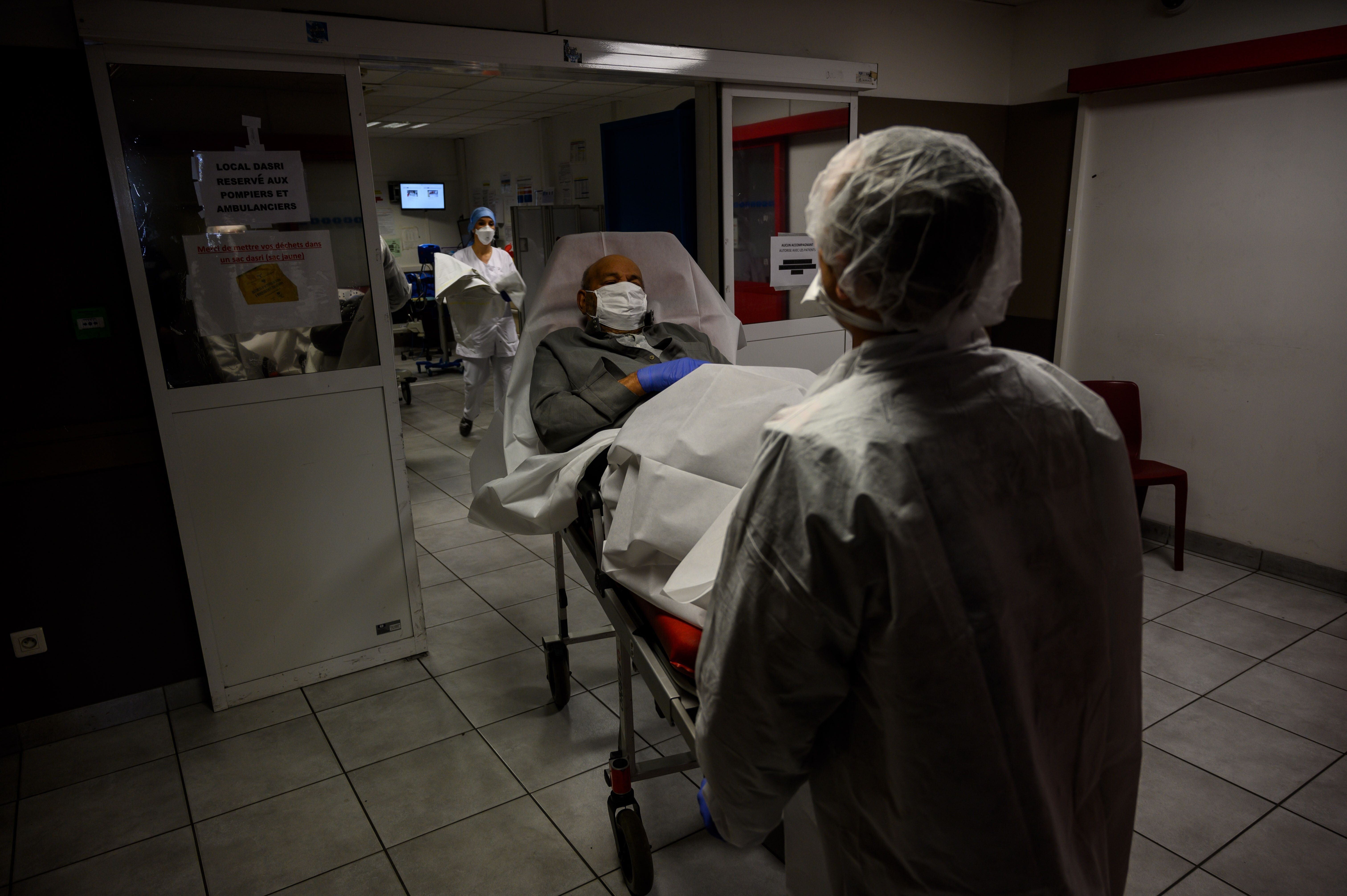Un patient suspecté d'être contaminé par le nouveau coronavirus à l'hôpital...