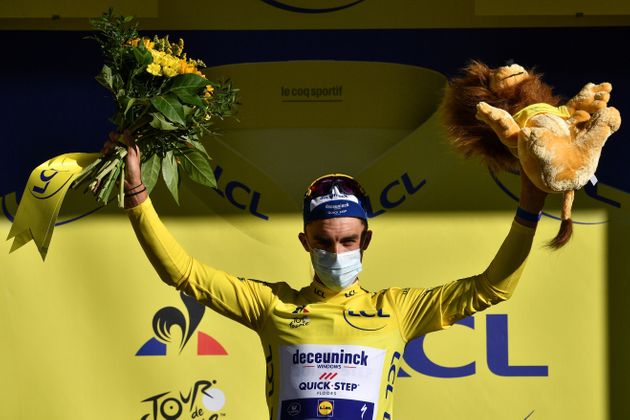 Julian Alaphilippe, ici maillot jaune après la 4e étape entre Sisteron et Orcières-Merlette...