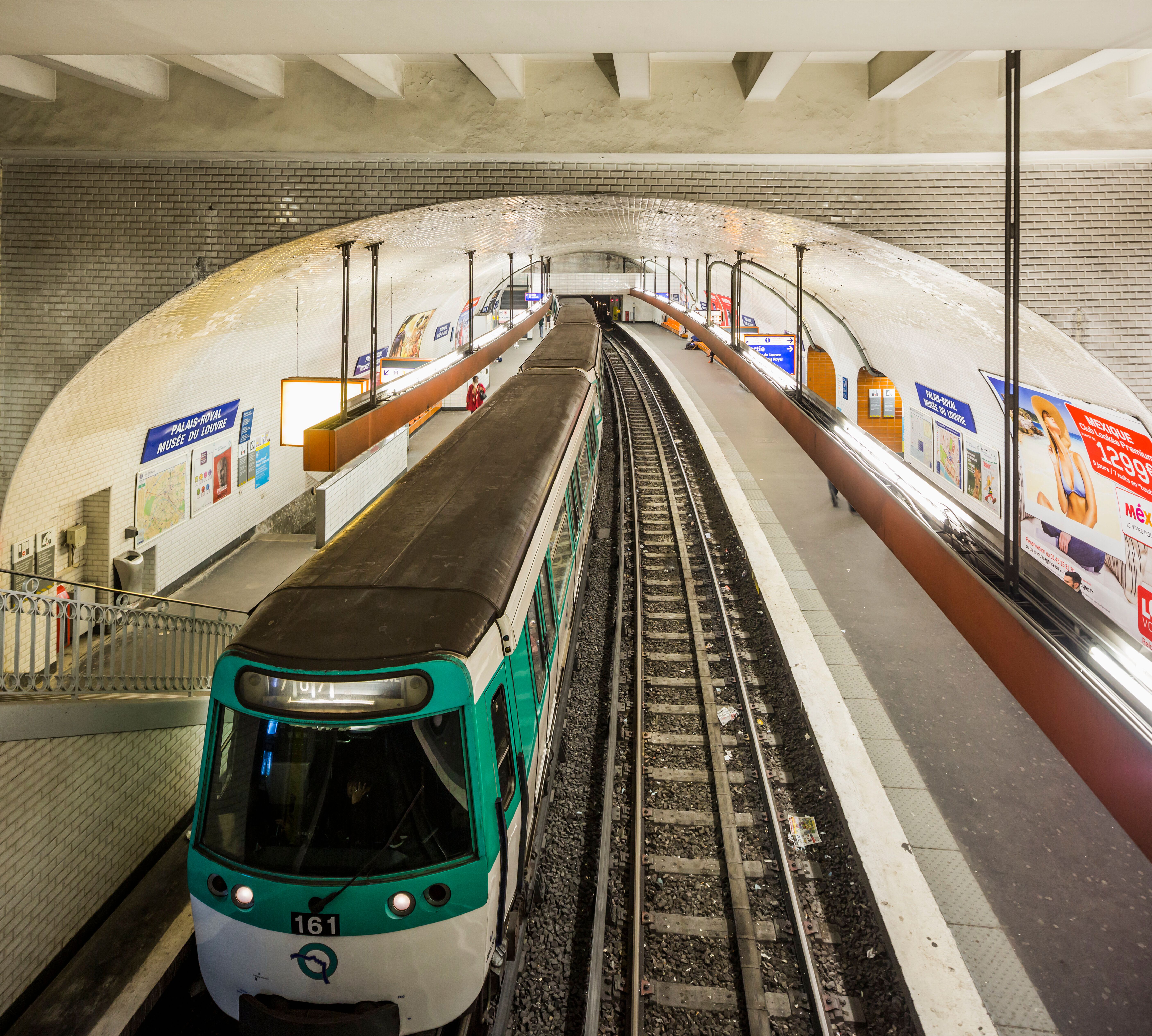 Les horaires du métro parisien les vendredis et samedis soir évoluent. (photo