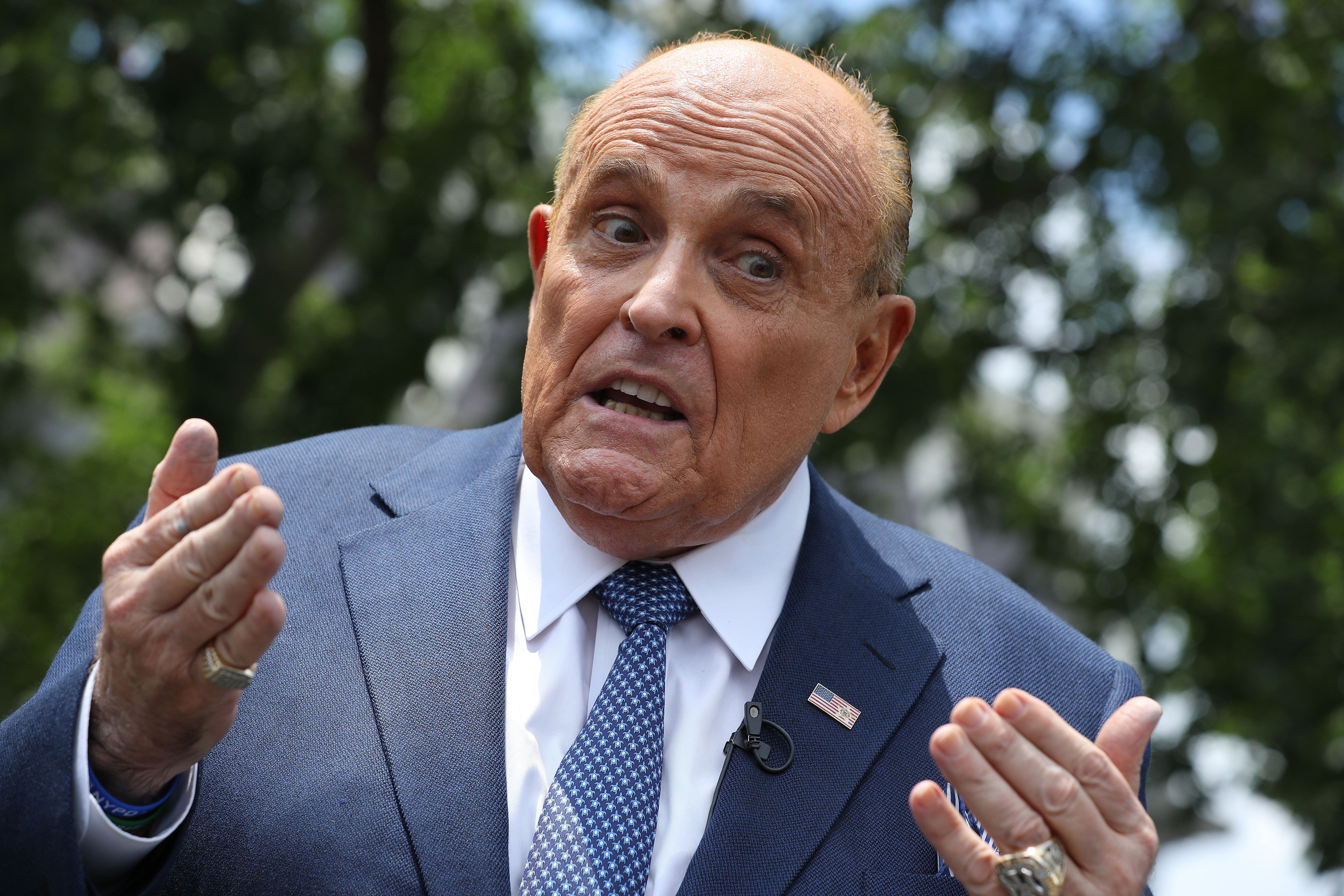 Rudy Giuliani (ici à la Maison Blanche le 1er juillet 2020) s'est fait piéger par Borat...