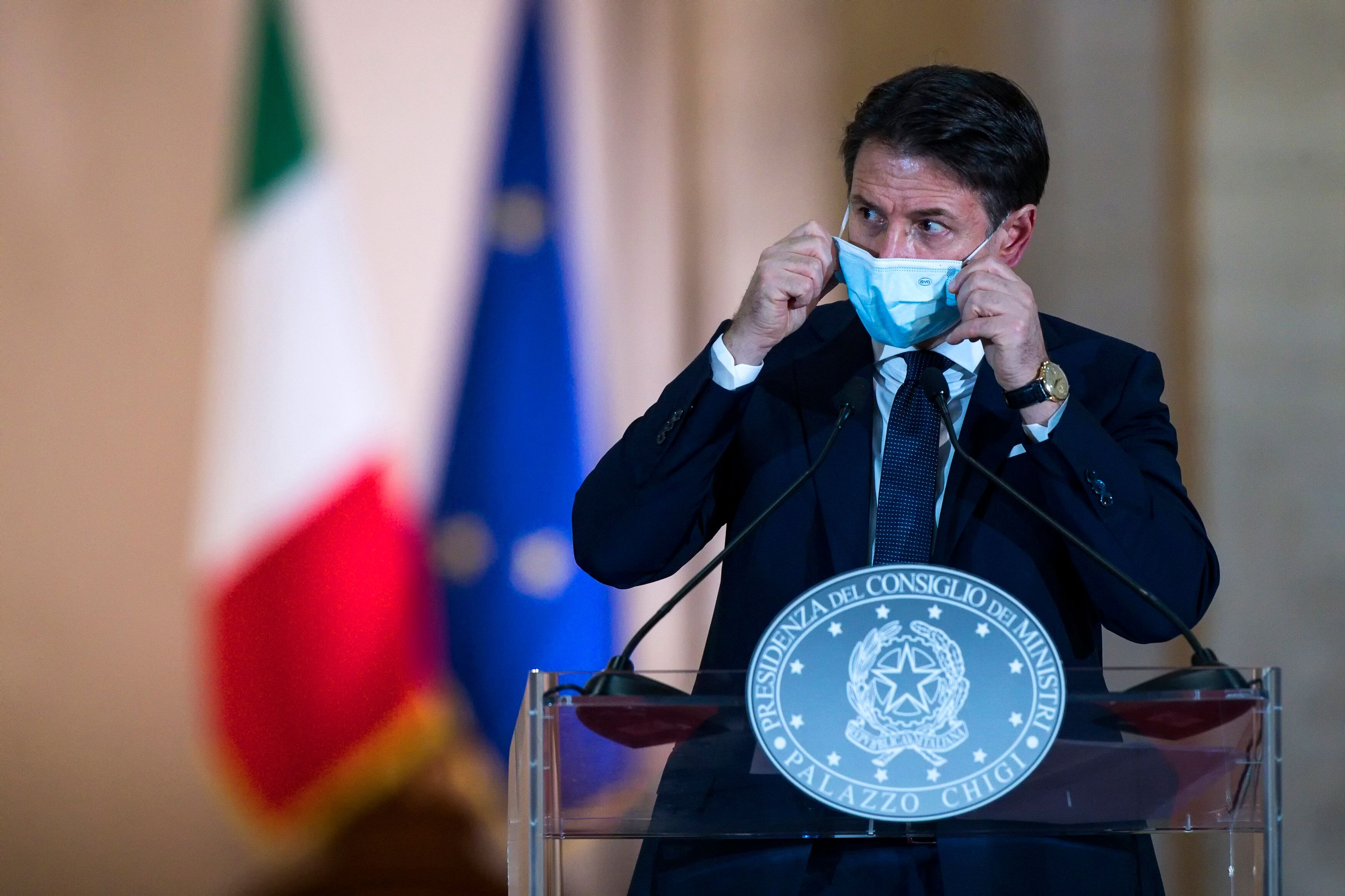 Le chef du gouvernement italien Giuseppe Conte, ici le 18 octobre au Palazzo Chigi à Rome, a annoncé...