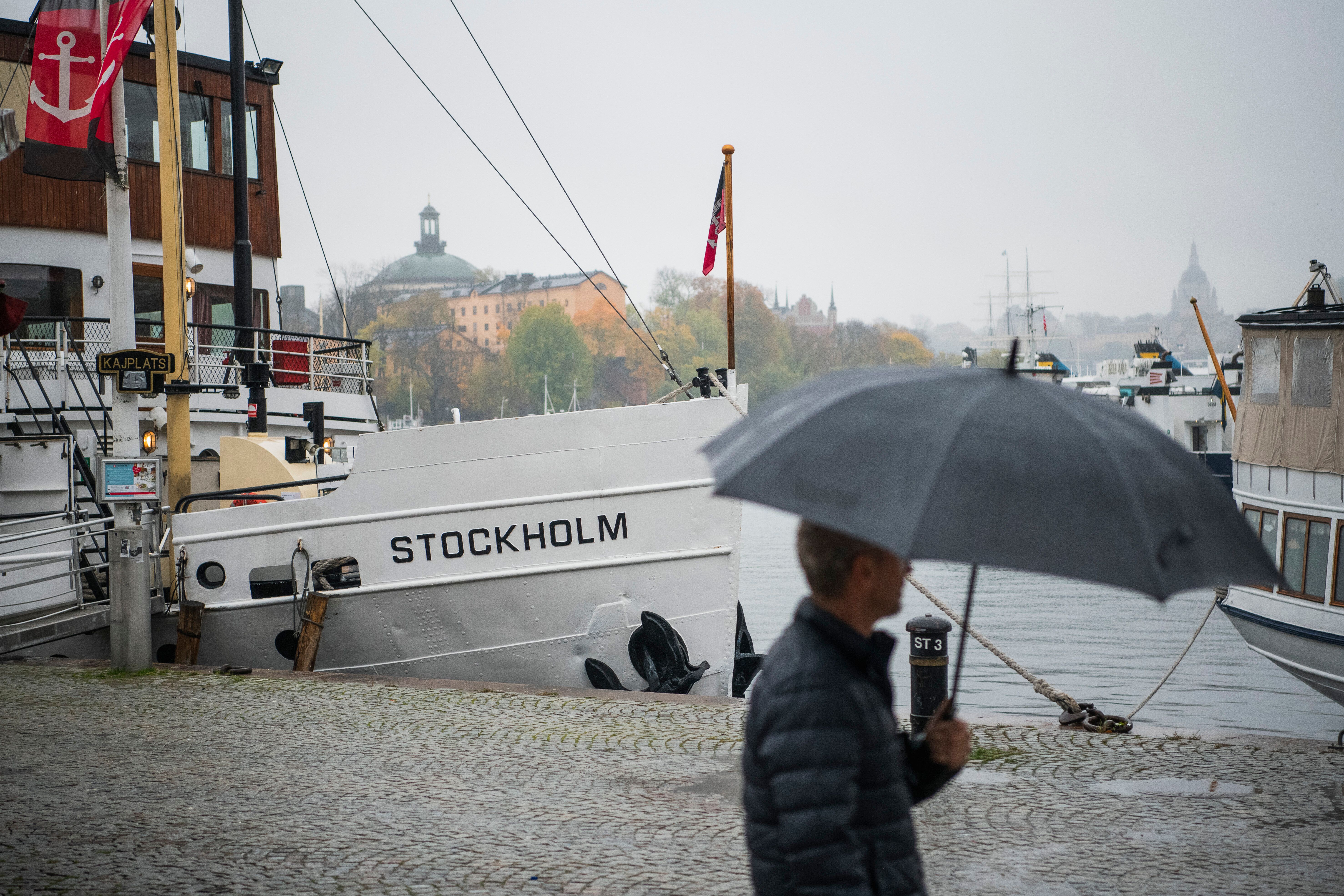 À l’heure où l’Europe durcit ses mesures contre le coronavirus, la Suède poursuit sa stratégie sans mesures...