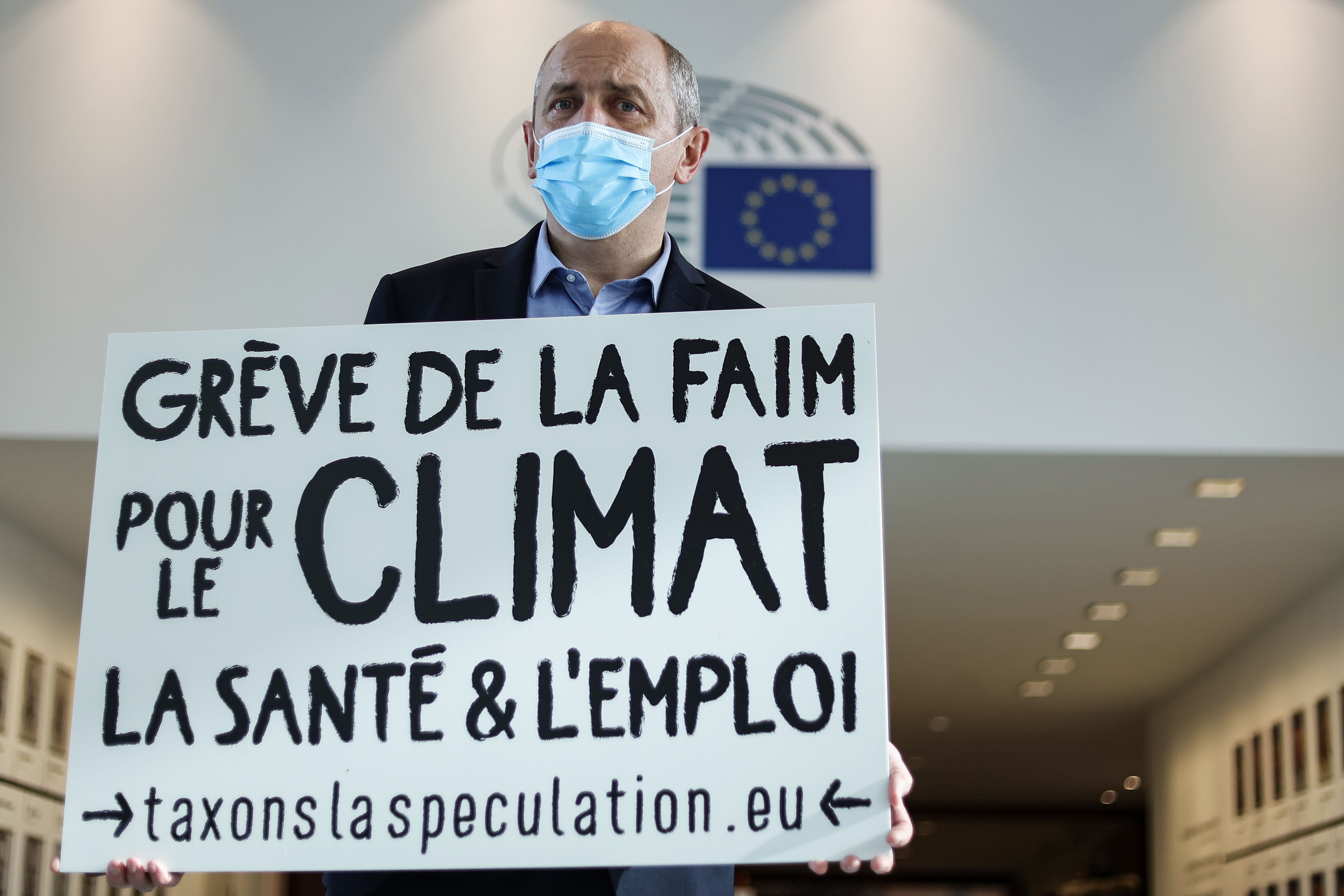 Pourquoi Pierre Larrouturou, eurodéputé français, est en grève de la faim (photo du 28 octobre