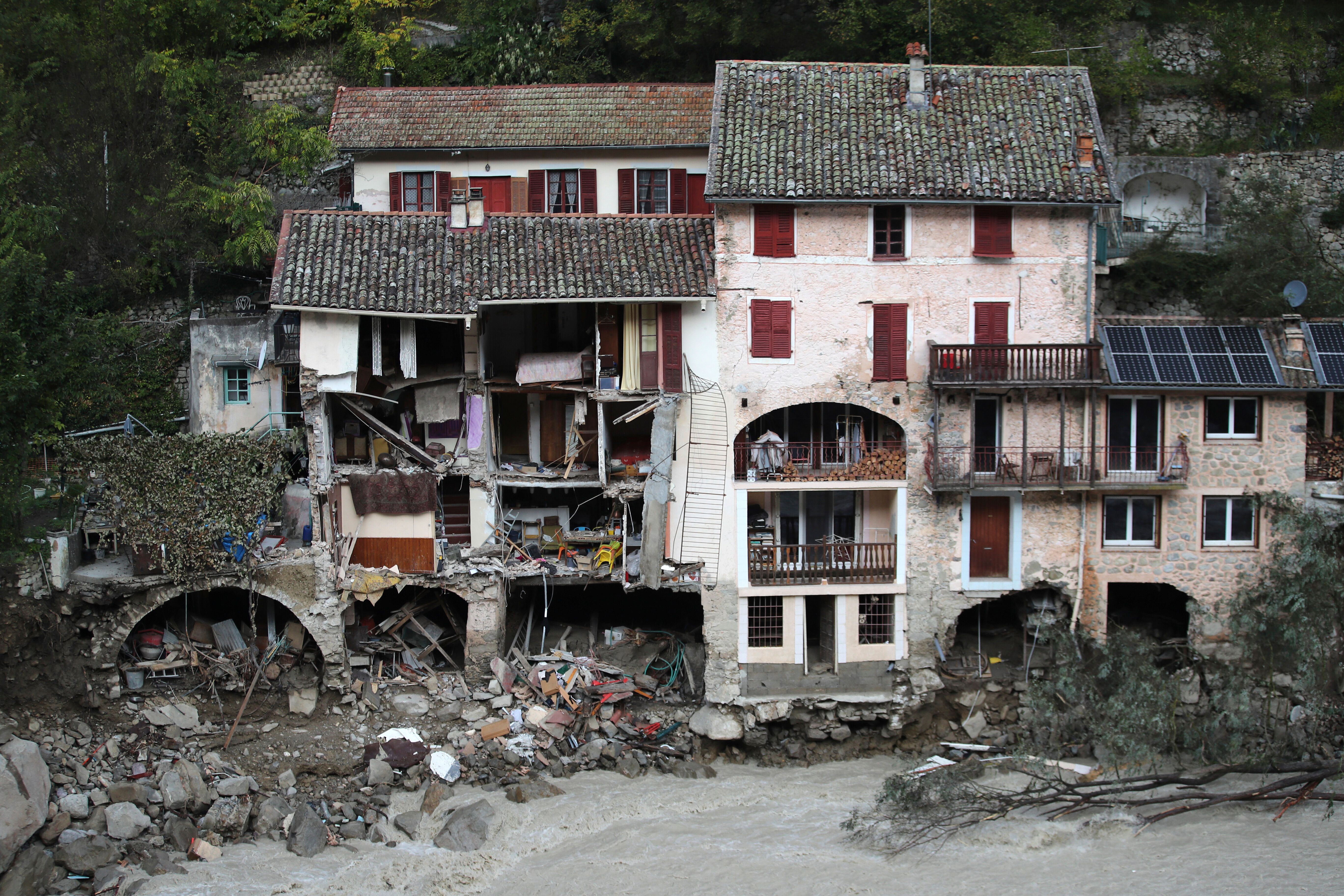 Un sixième corps retrouvé après les crues dans les Alpes-Maritimes (Photo d'une...