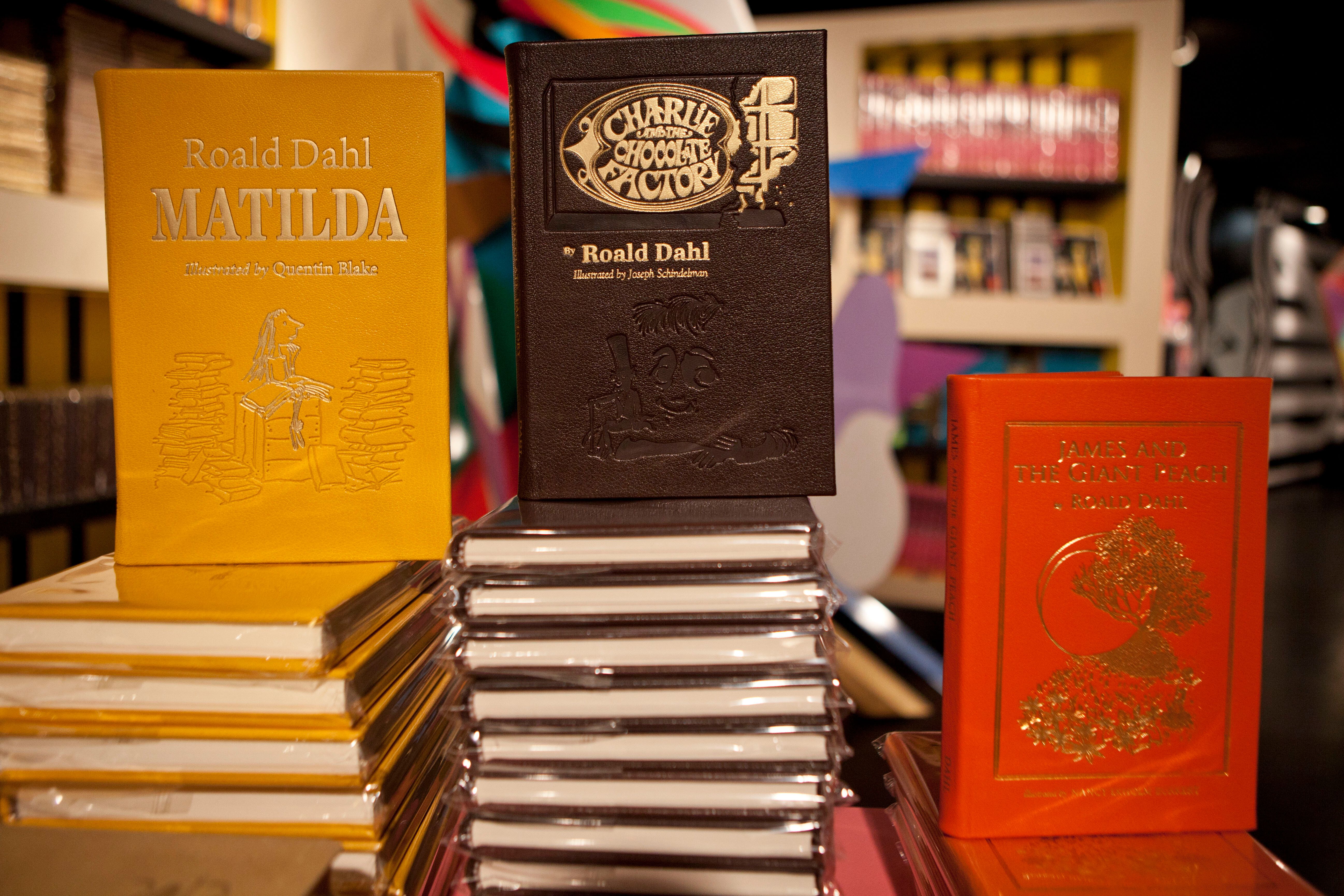 Des livres de Roald Dahl au Gaga's Workshop, le 21 novembre 2011 à New York . (AP Photo/Andrew