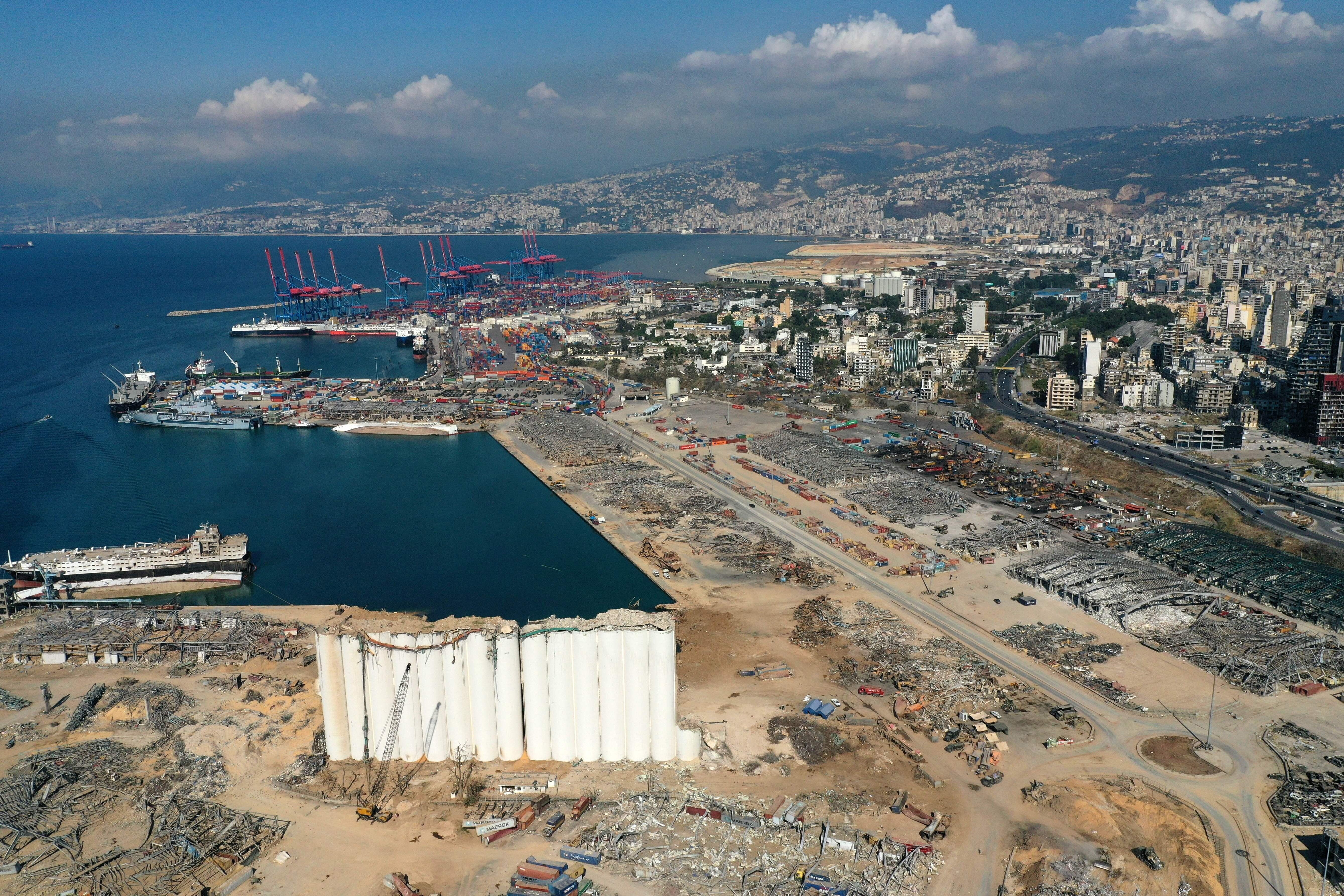 Le port de Beyrouth le 26 août 2020, trois semaines après la terrible explosion   (AFP...