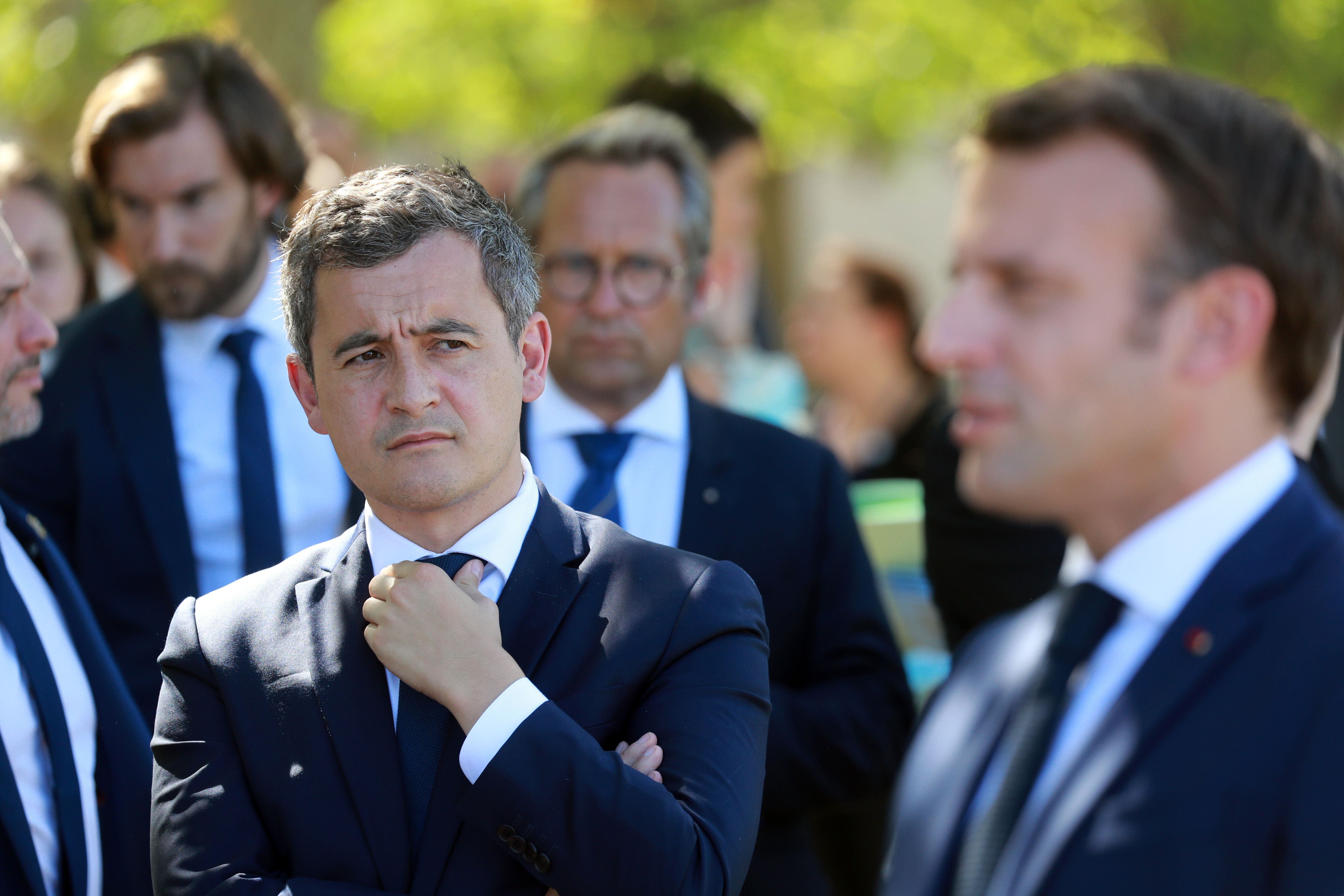Gerald Darmanin et Emmanuel Macron (ici lors d'un déplacement à Chambord en juillet 2020)...