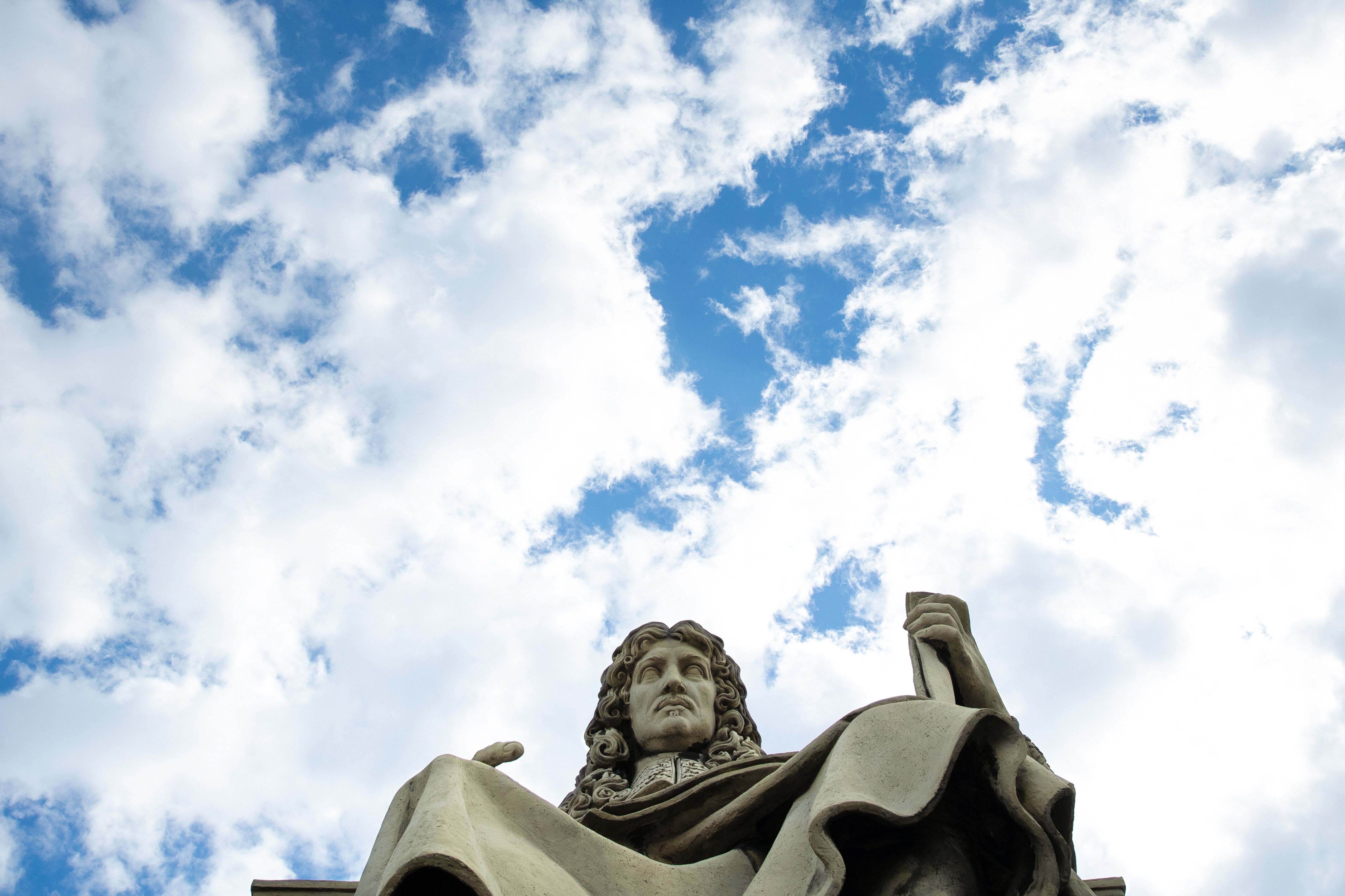 La statue de Jean-Baptiste Colbert, devant l'Assemblée nationale, Paris,
