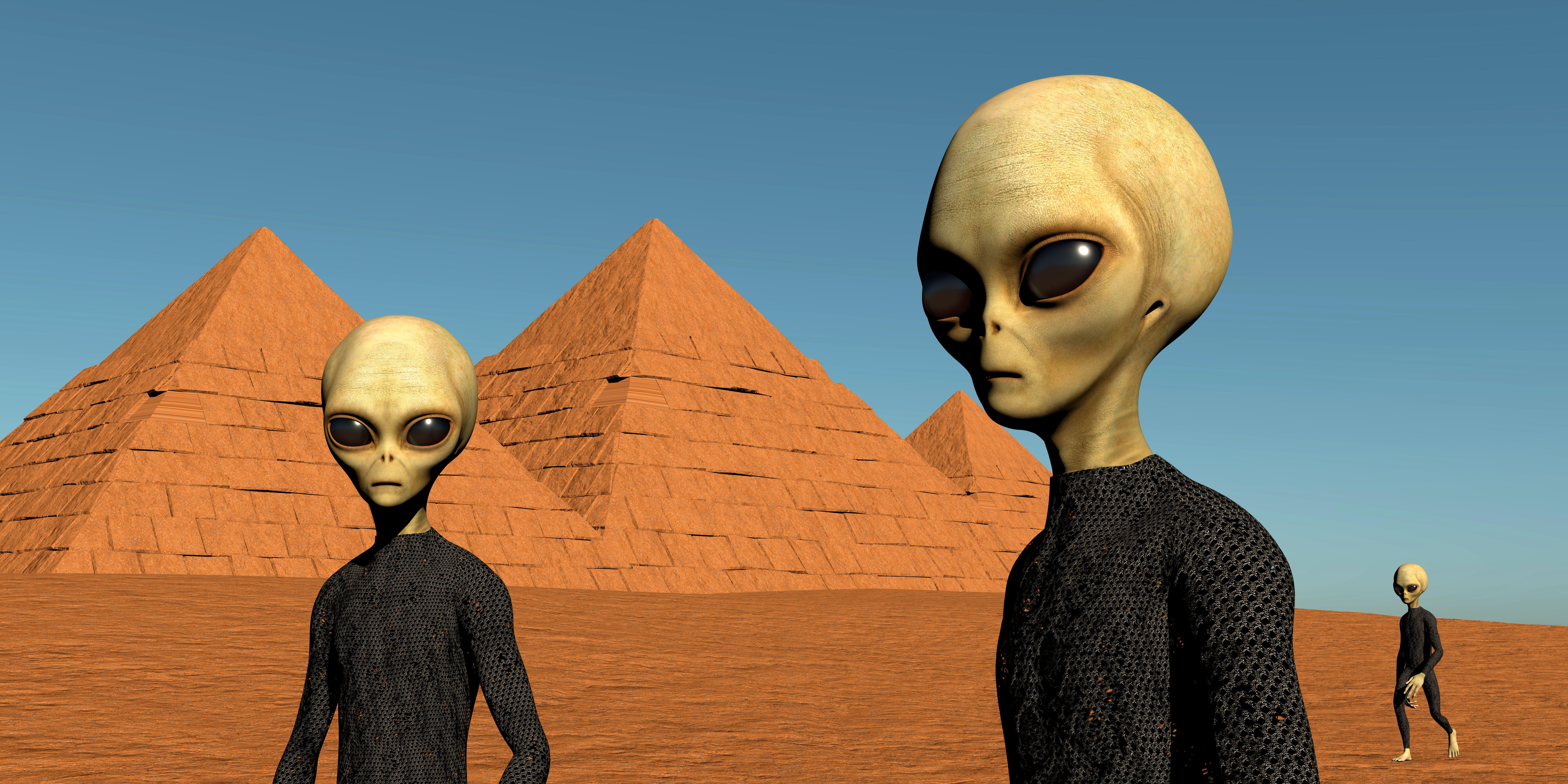 Comment peut-on croire que les pyramides ont été bâties par des extraterrestres ? image