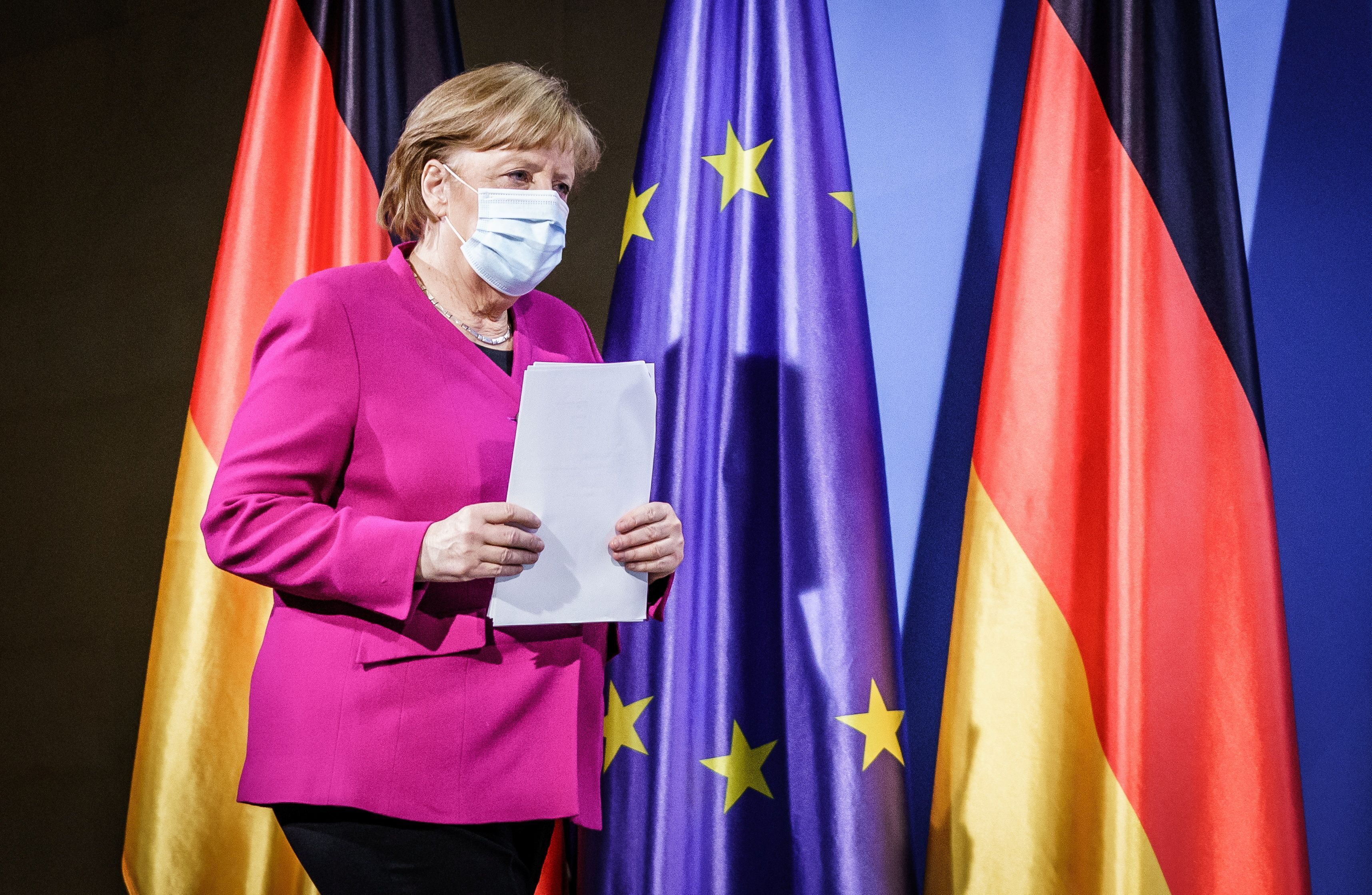 Angela Merkel, ici après une visioconférence des dirigeants de l'UE depuis la chancellerie...