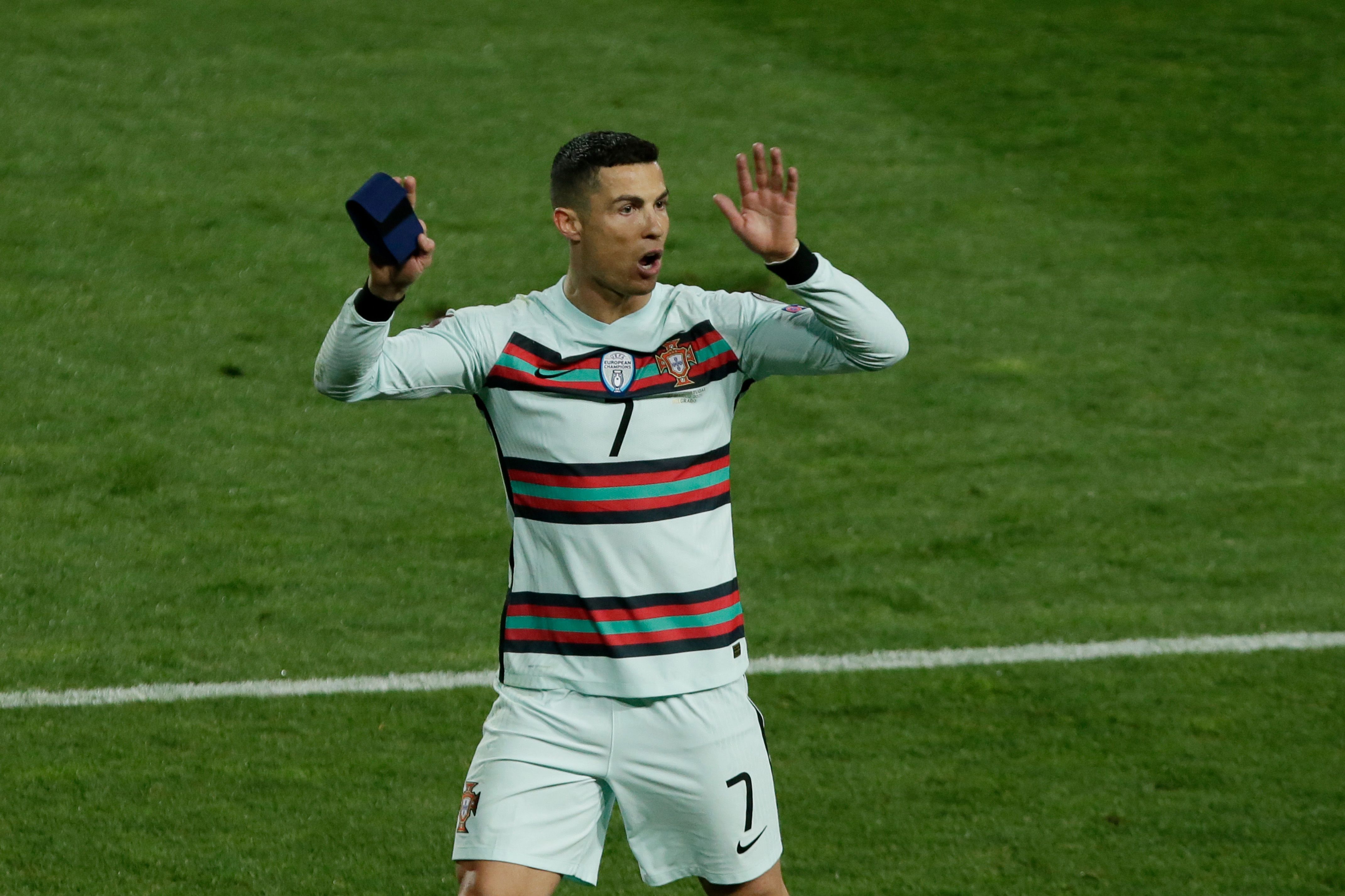 Cristiano Ronaldo quitte le terrain après son but refusé en