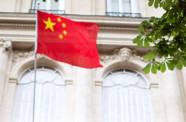 Paris dénonce les propos de l'ambassade de Chine (photo du 9 mai 2012 devant l'ambassade de Chine à Paris)