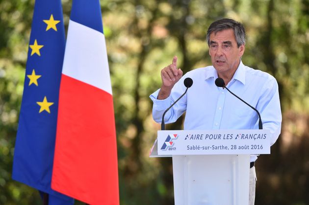François Fillon, alors candidat à la primaire de la droite, livrant son discours de Sablé-sur-Sarthe...