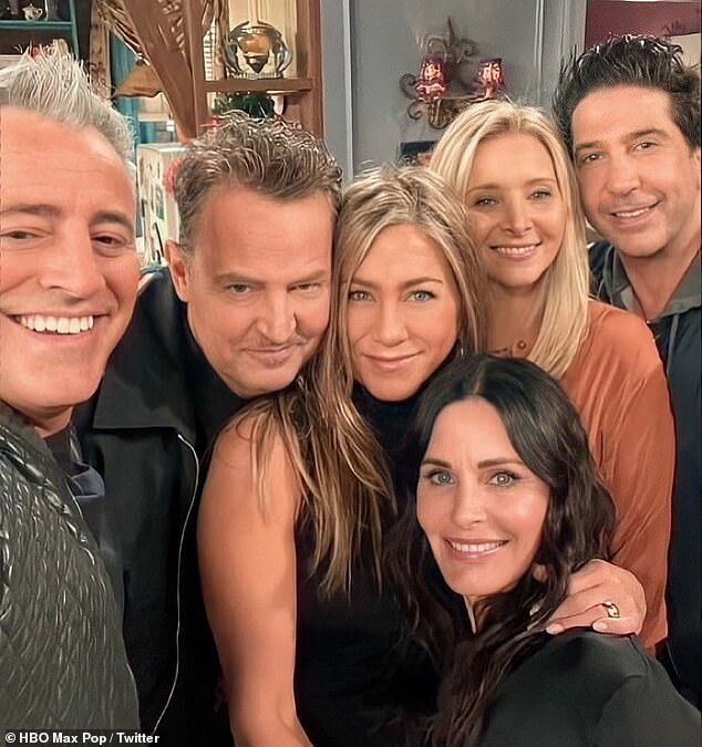 Le casting de Friends se réunit pour un épisode ultime intitulé "Friends: The Reunion"