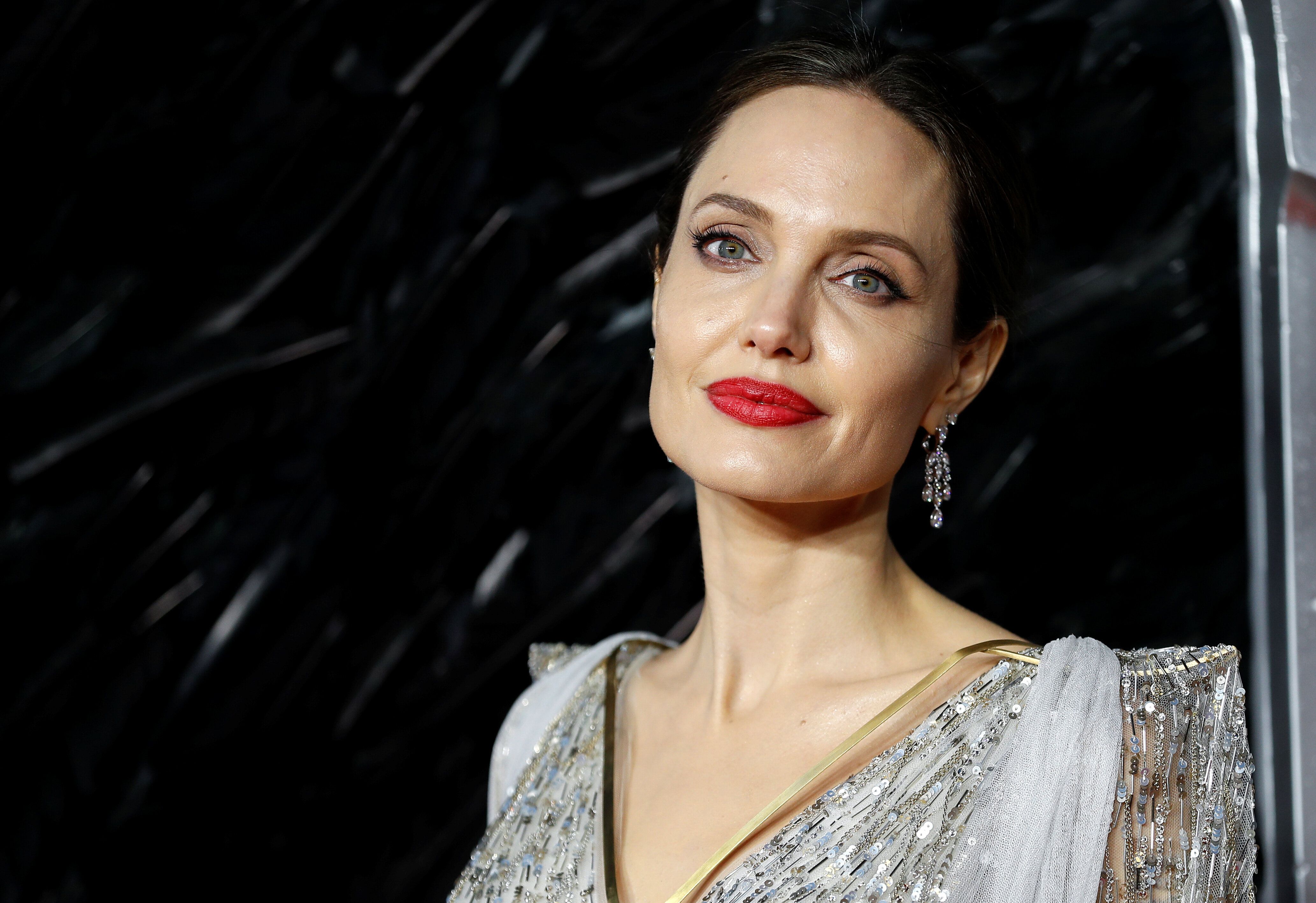 Angelina Jolie s'inscrit sur Instagram pour partager la lettre d'une jeune afghane (Angelina Jolie lors...