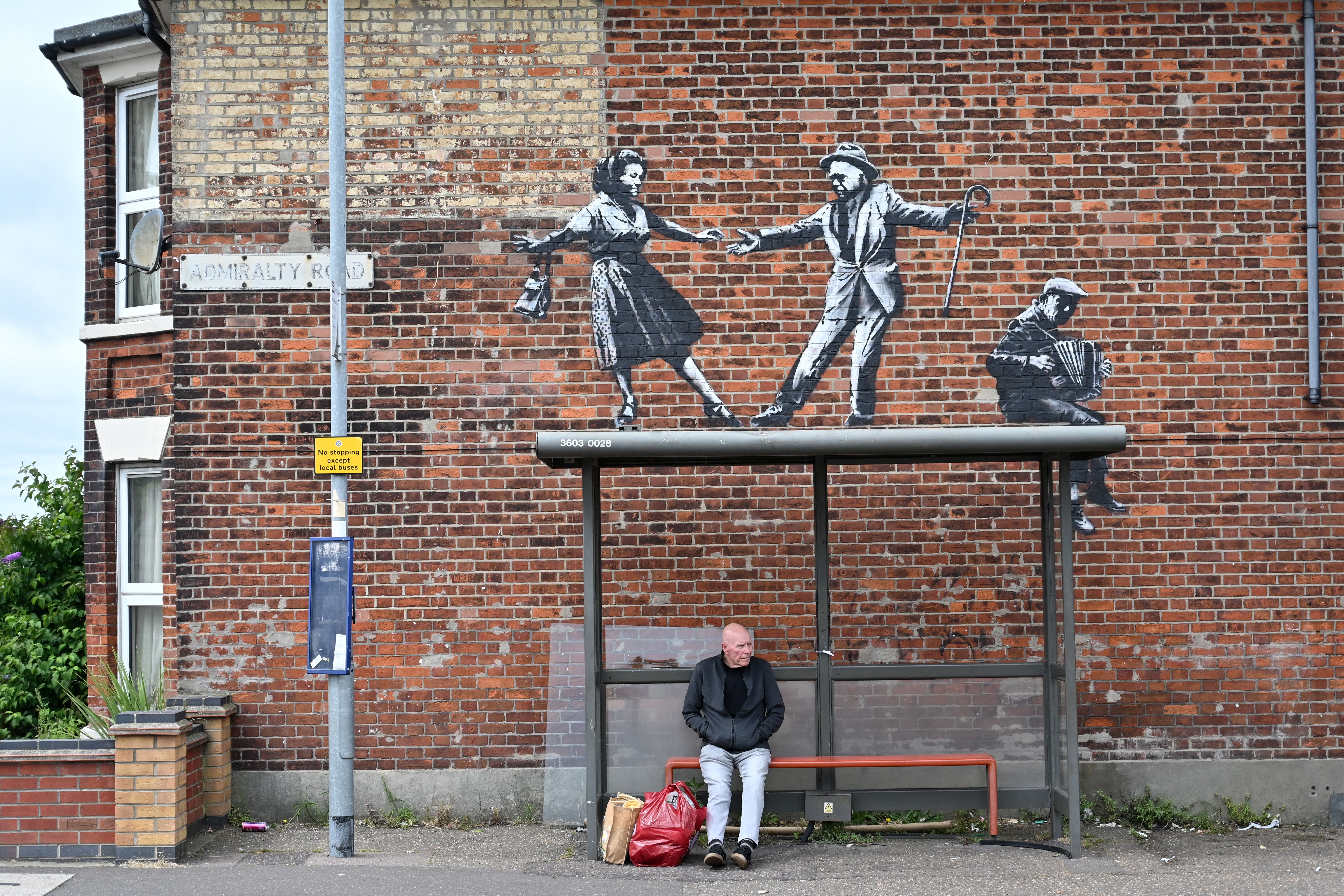 Le street artiste Banksy a confirmé via une vidéo Instagram être l'auteur d'une série d'œuvres apparues...