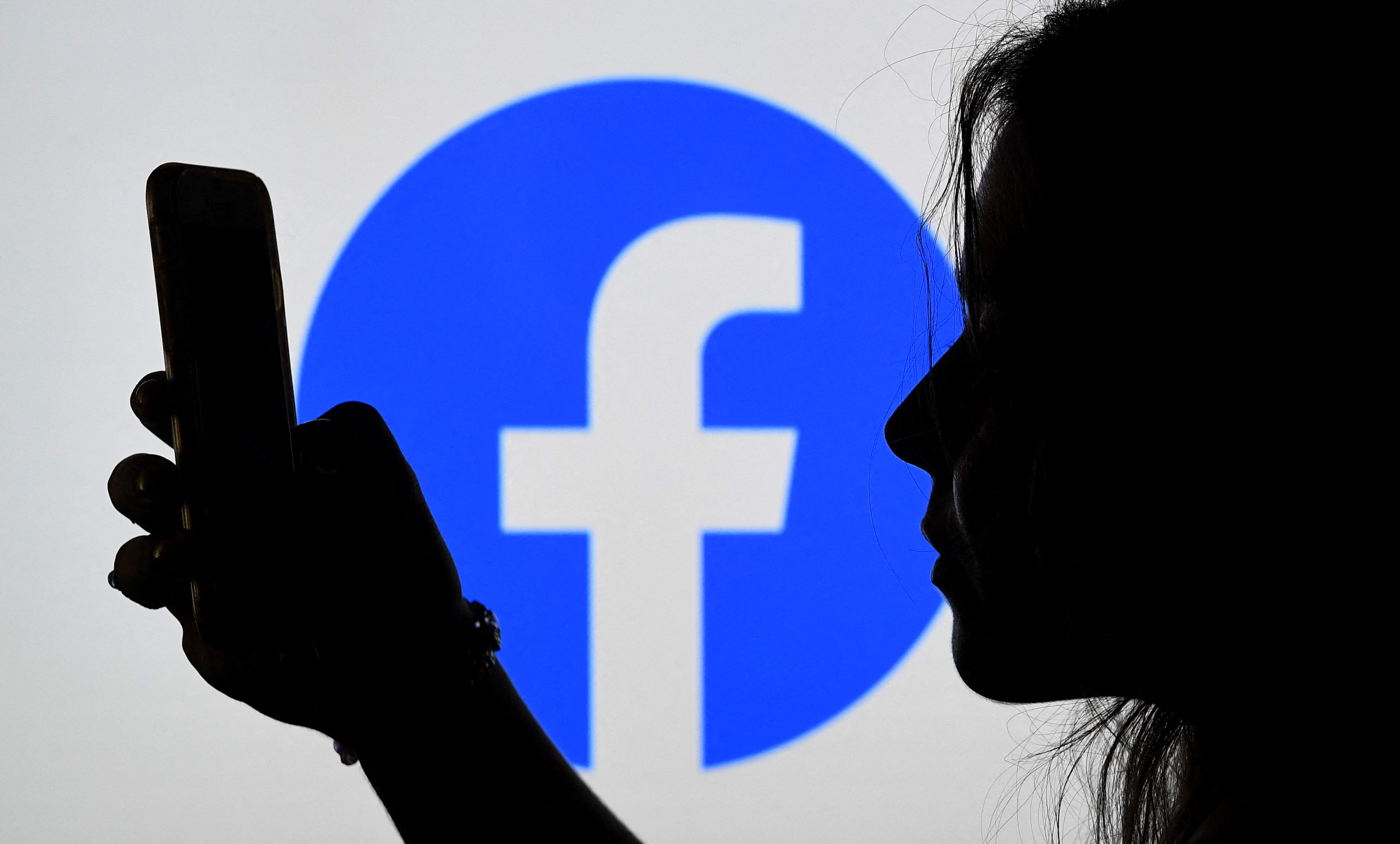 Facebook va également permettre aux internautes de masquer leurs listes