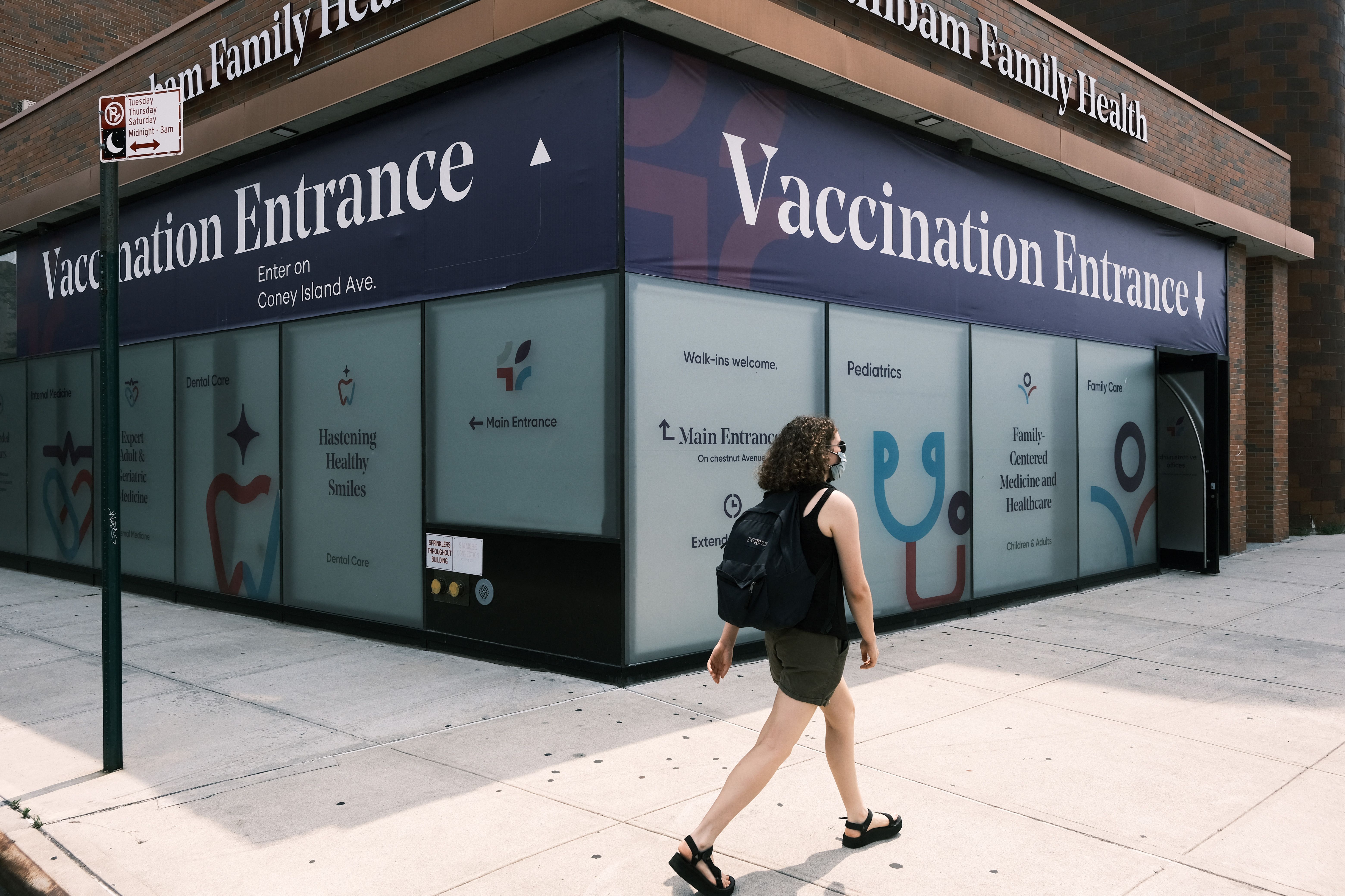 Un cabinet médical proposant la vaccination contre le Covid-19 dans un quartier de Brooklyn, à...