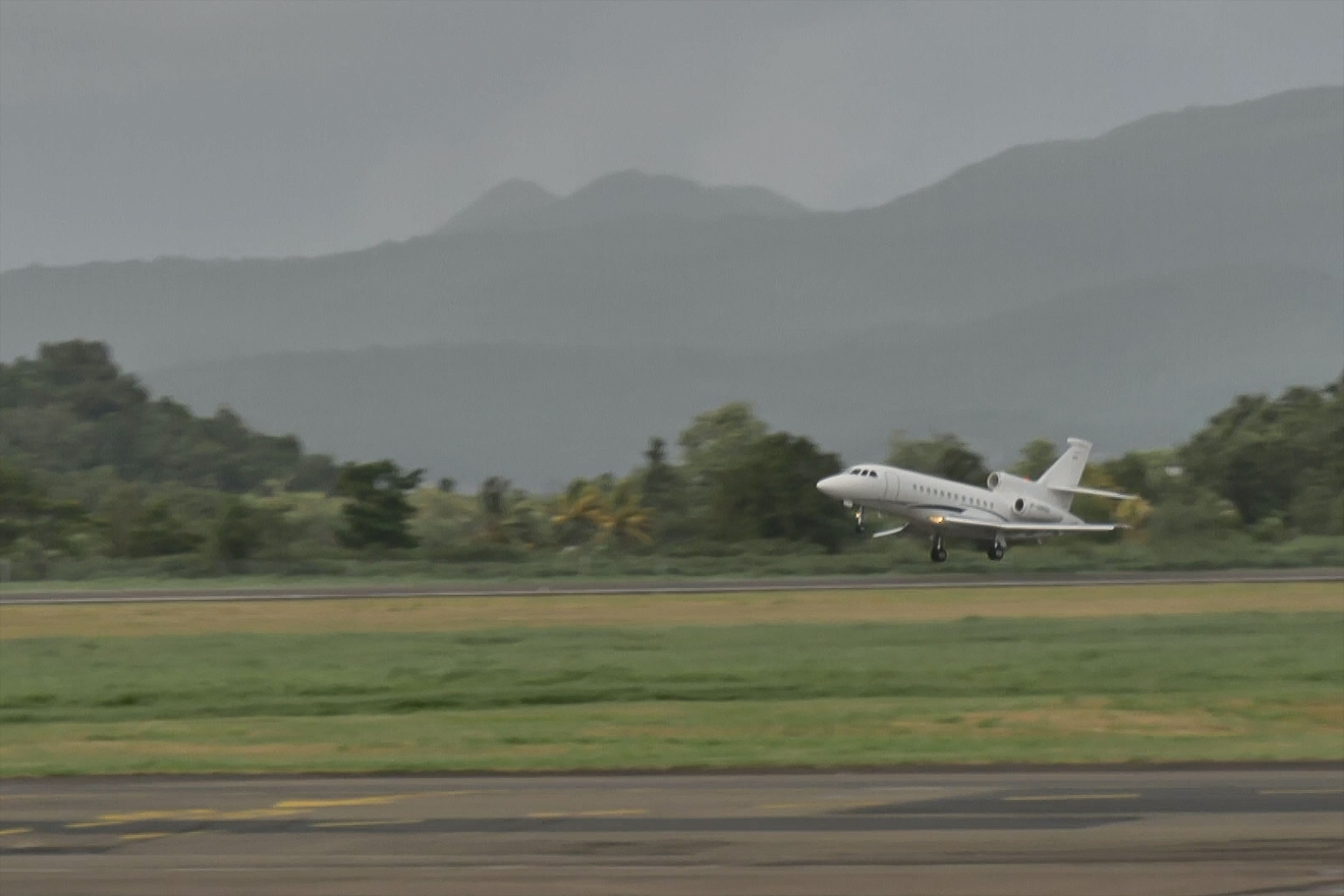Un avion médical transportant trois patients Covid-19, décollant de Martinique le 31 juillet