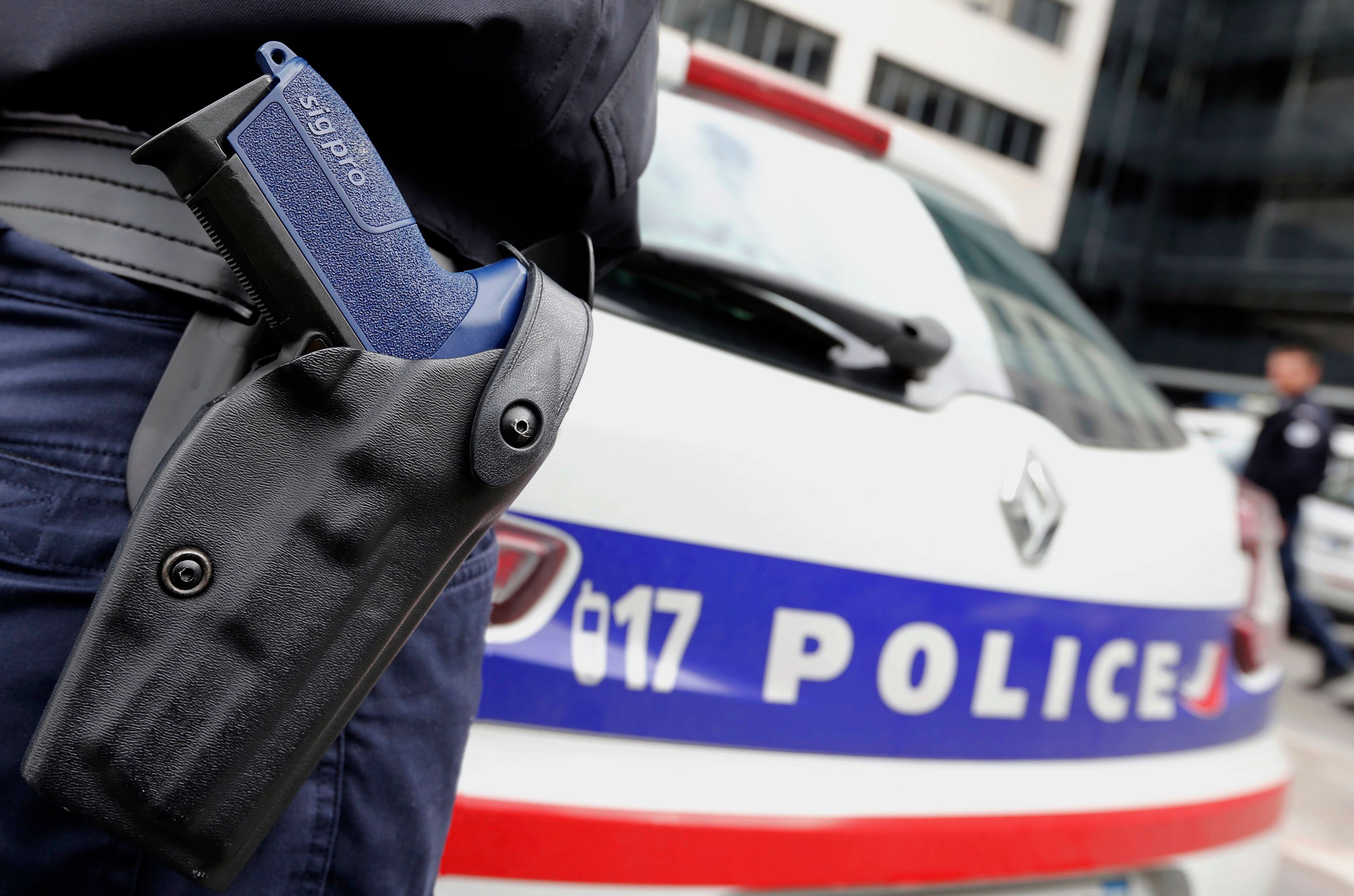 Un automobiliste a été tué par un tir de la police à Marseille, après avoir refusé d'obtempérer et percuté...