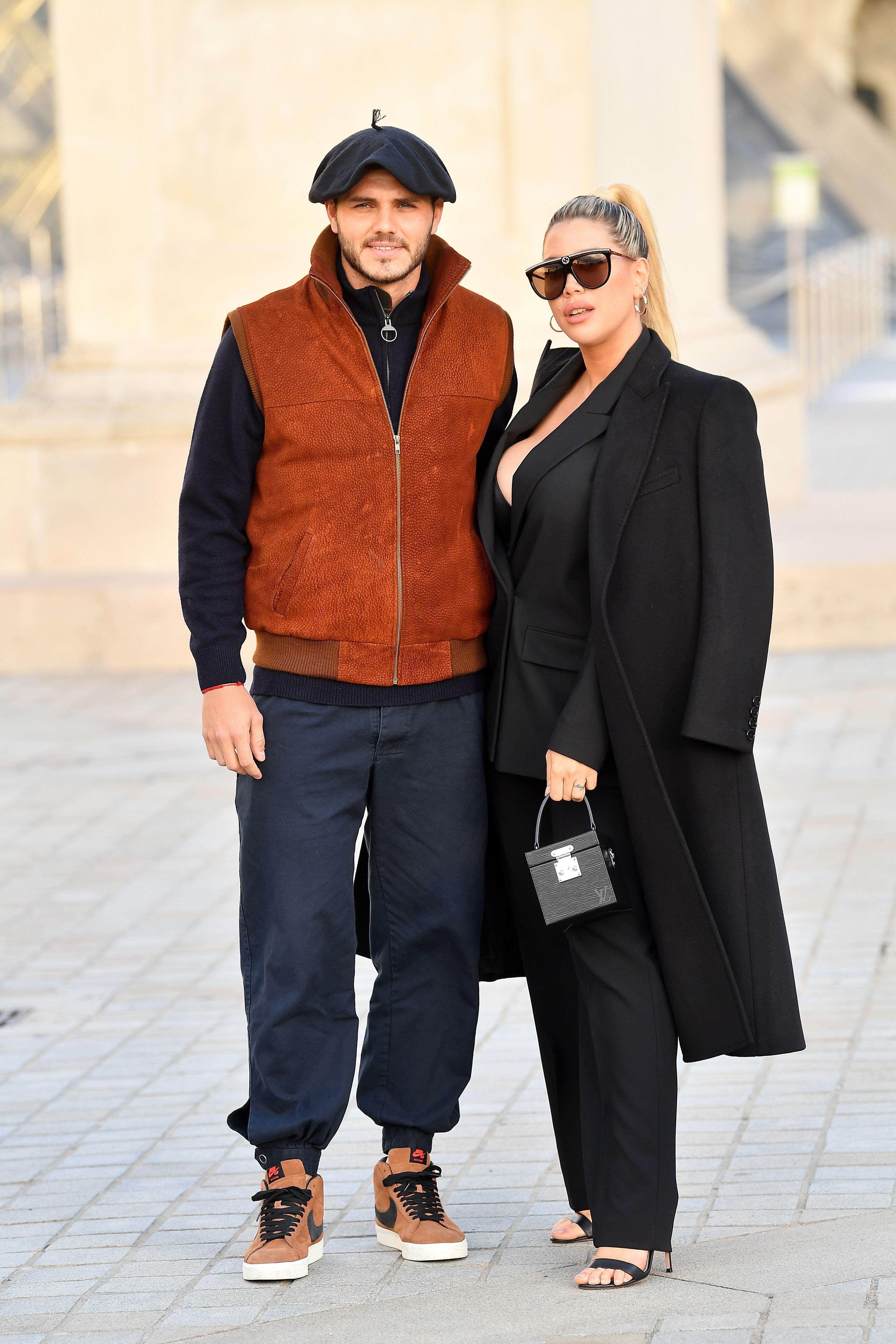 Mauro Icardi et Wanda Nara, ici à Paris avant le défilé Louis Vuitton lors de la...
