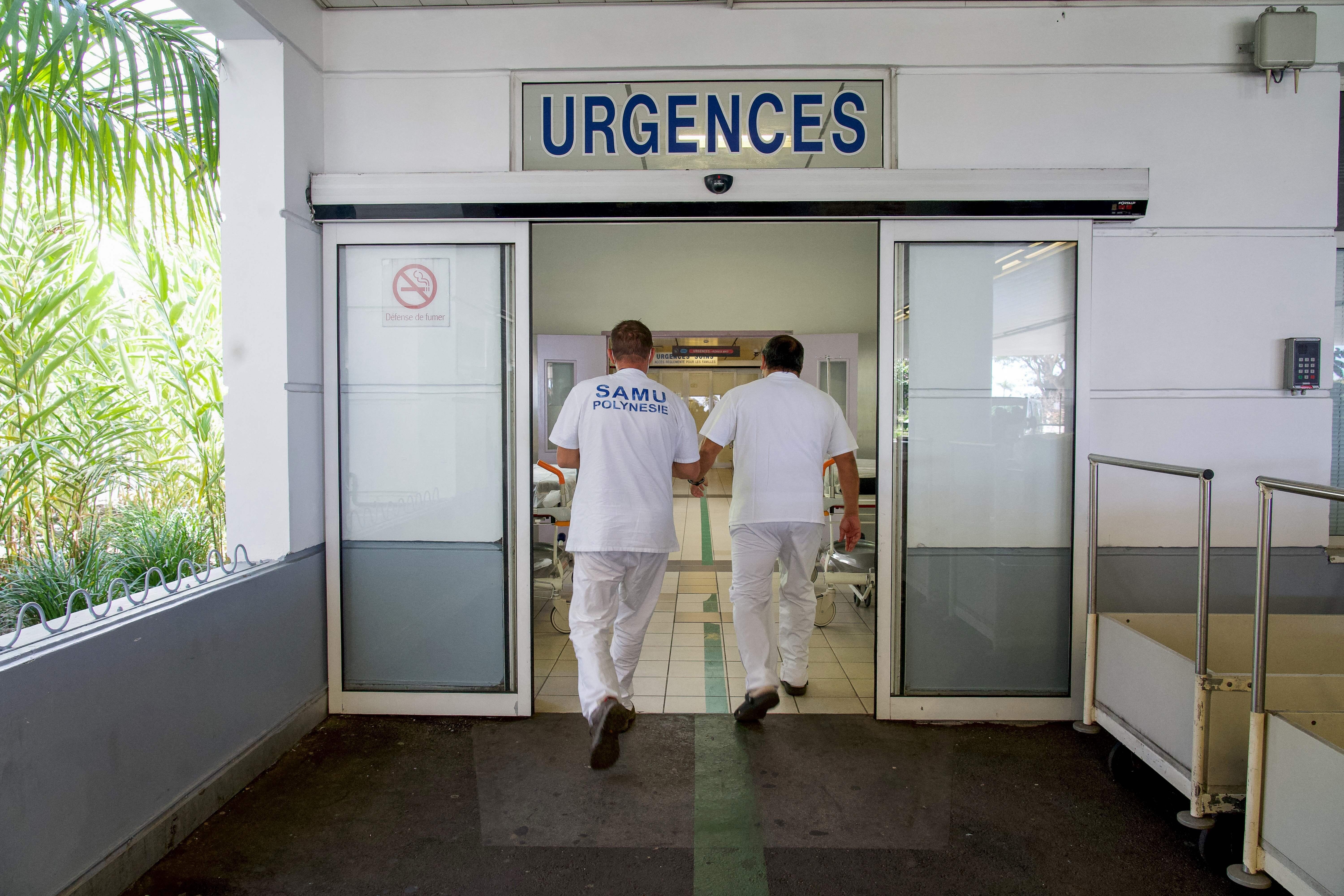 L'entrée du service des urgences de l'hôpital de Polynésie Française, ici...