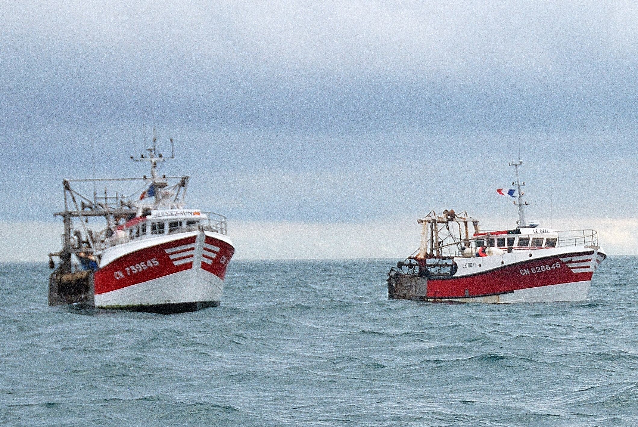 Deux bateaux de pêche français au large du Havre le 8 octobre