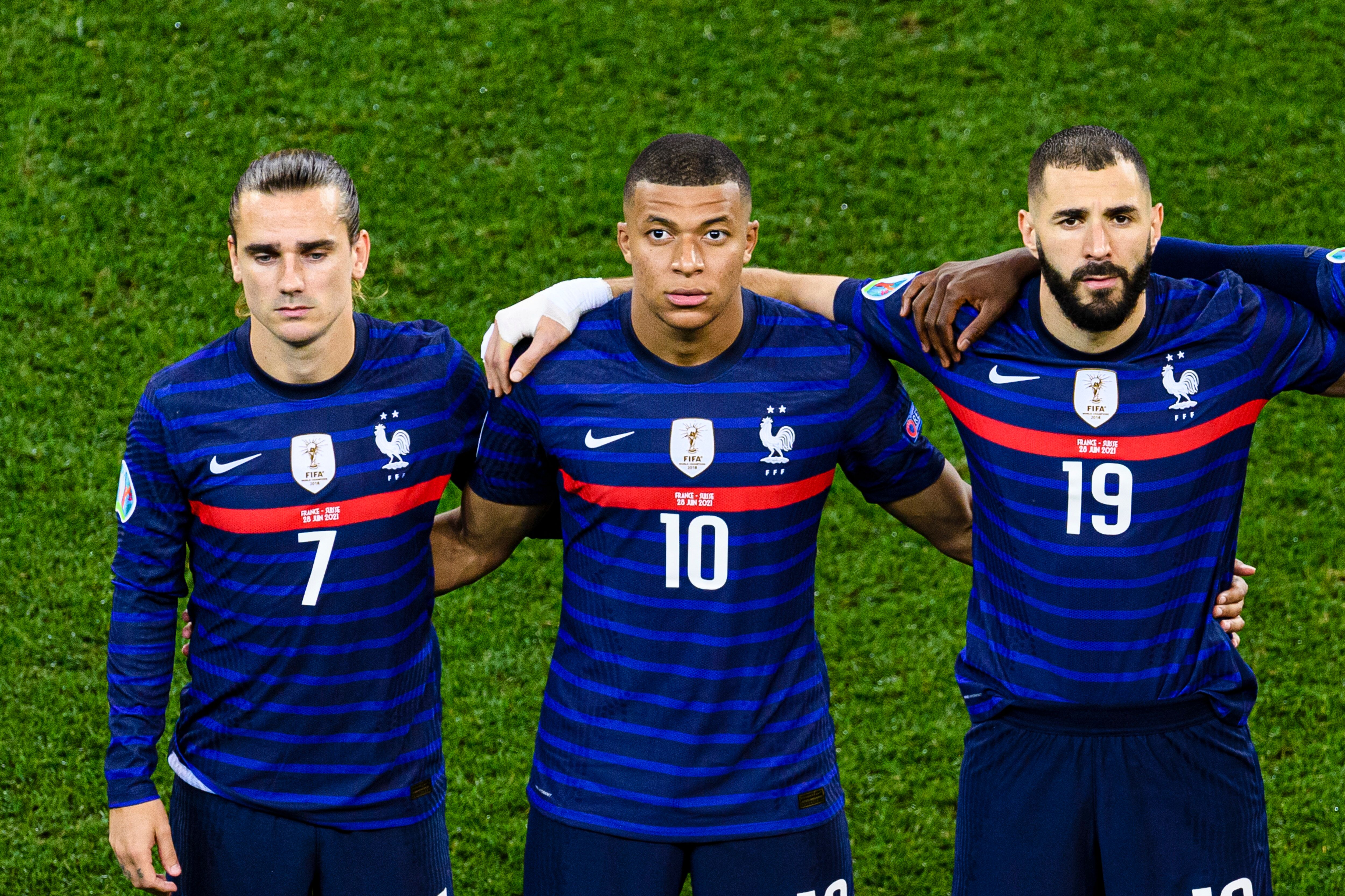 Portée notamment par son trio d'attaque Griezmann-Mbappé-Benzema, l'équipe de France...