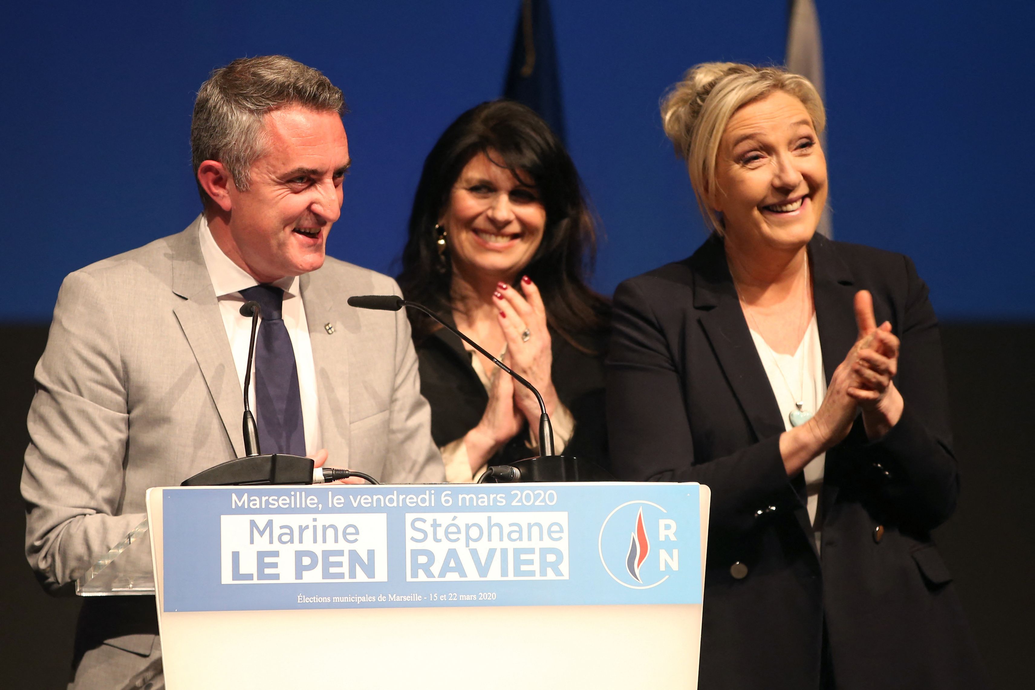 Stéphane Ravier et Marine Le Pen photographiés en mars 2020 à Marseille, à l'occasion de la campagne...
