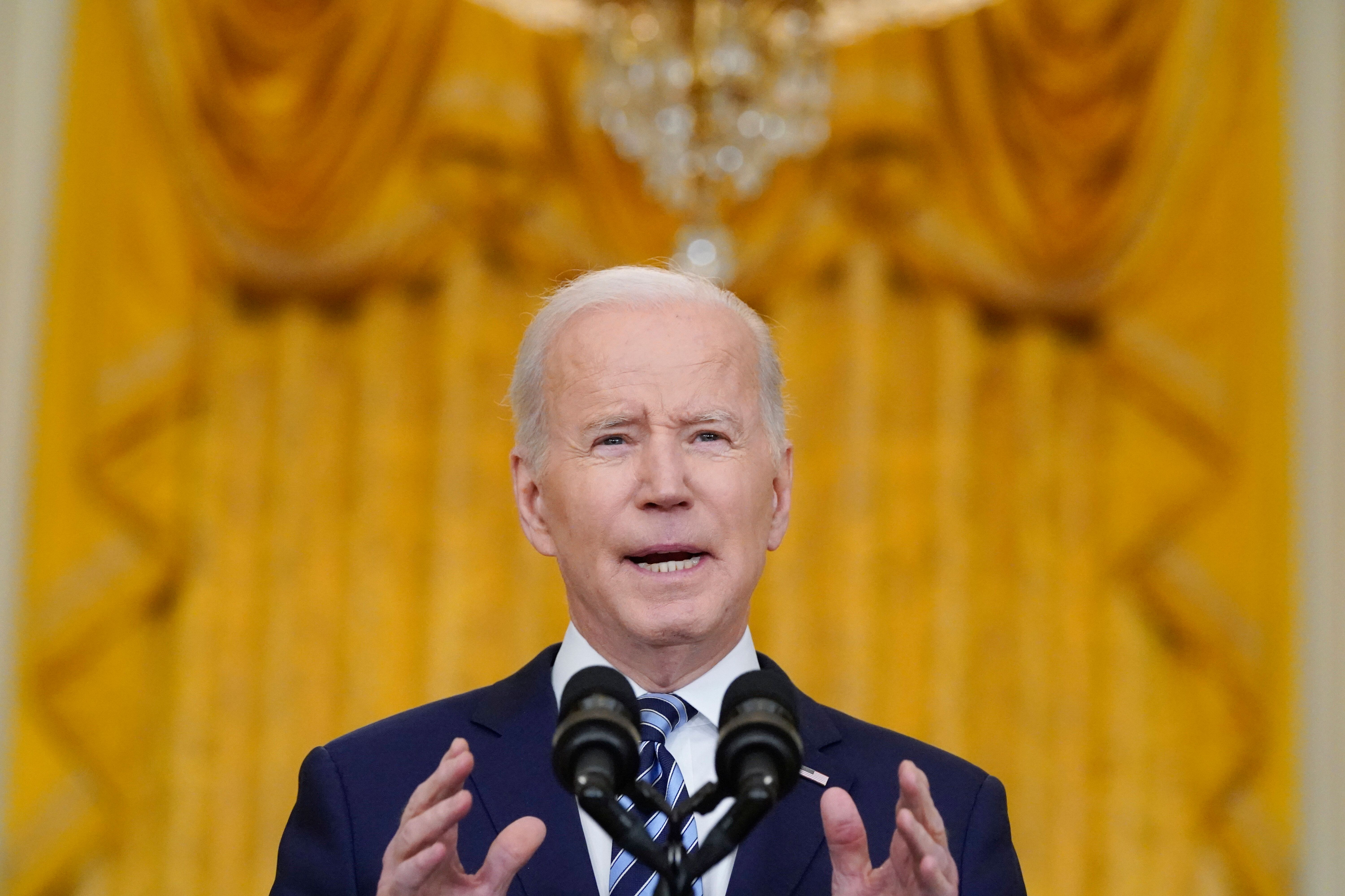 Devant la presse, Joe Biden a annoncé de nouvelles sanctions contre la Russie après une...