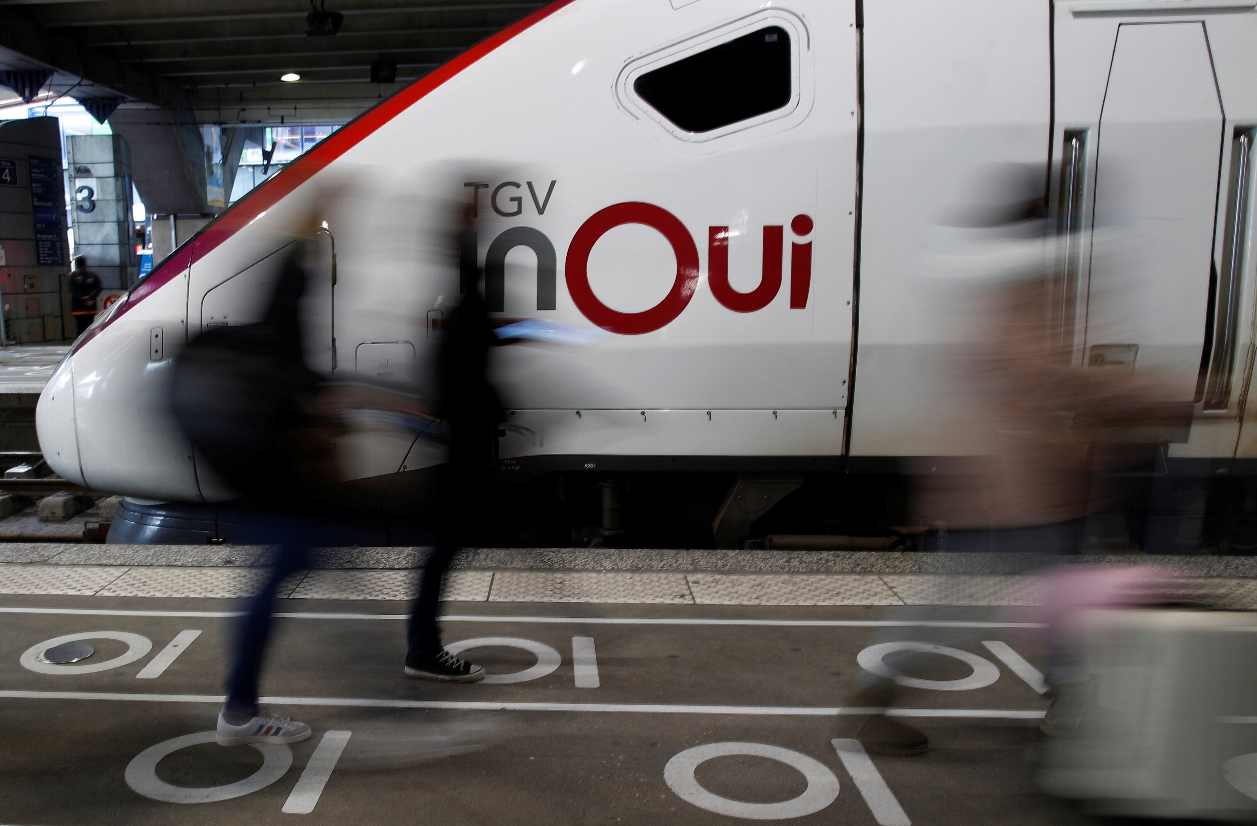 La SNCF va bientôt proposer de payer ses billets de train en plusieurs fois (Photo d'un TGV InOui...