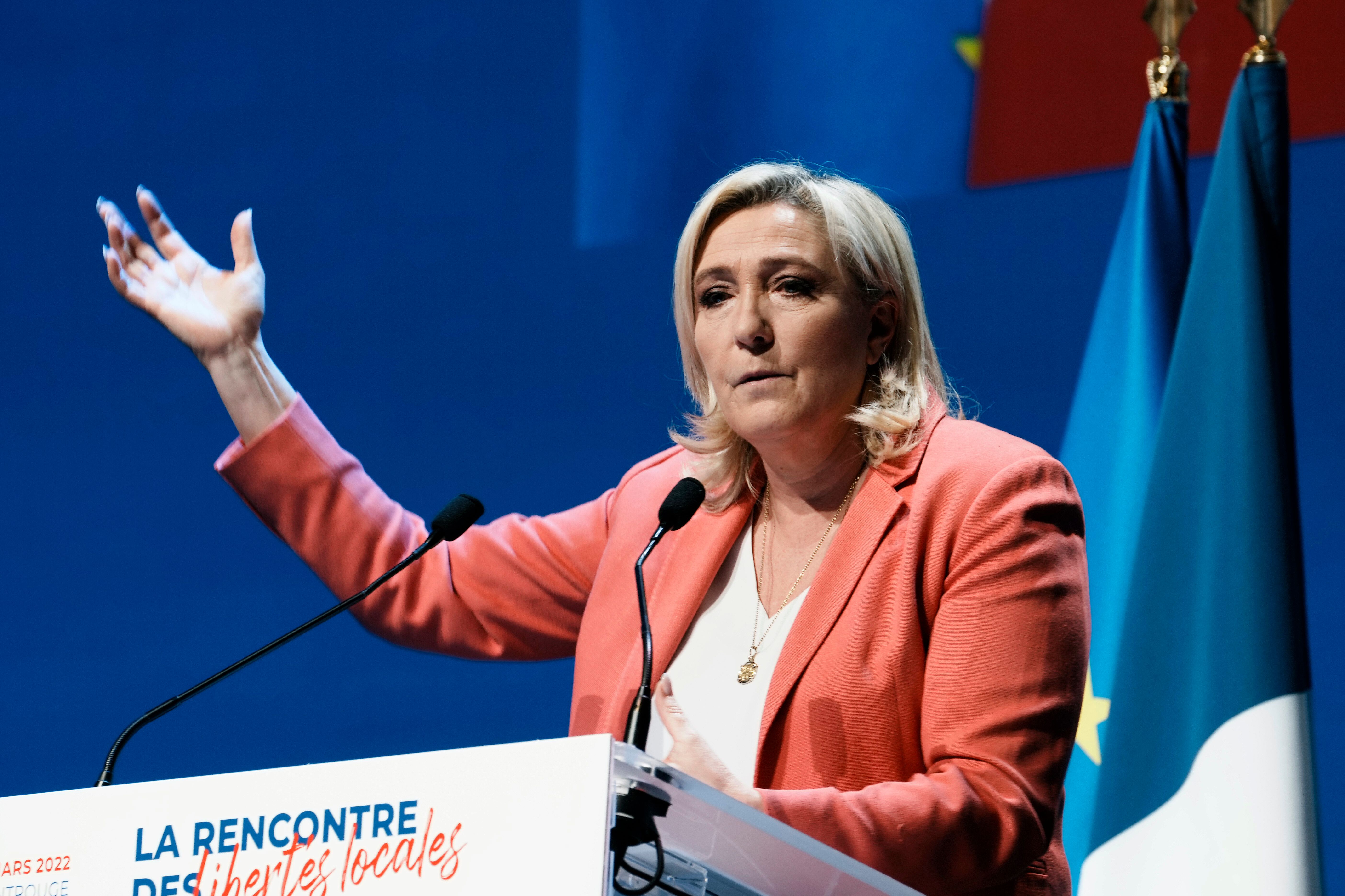 Marine Le Pen, ici lors d'un meeting à Montrouge (Hauts-de-Seine), le 15 mars