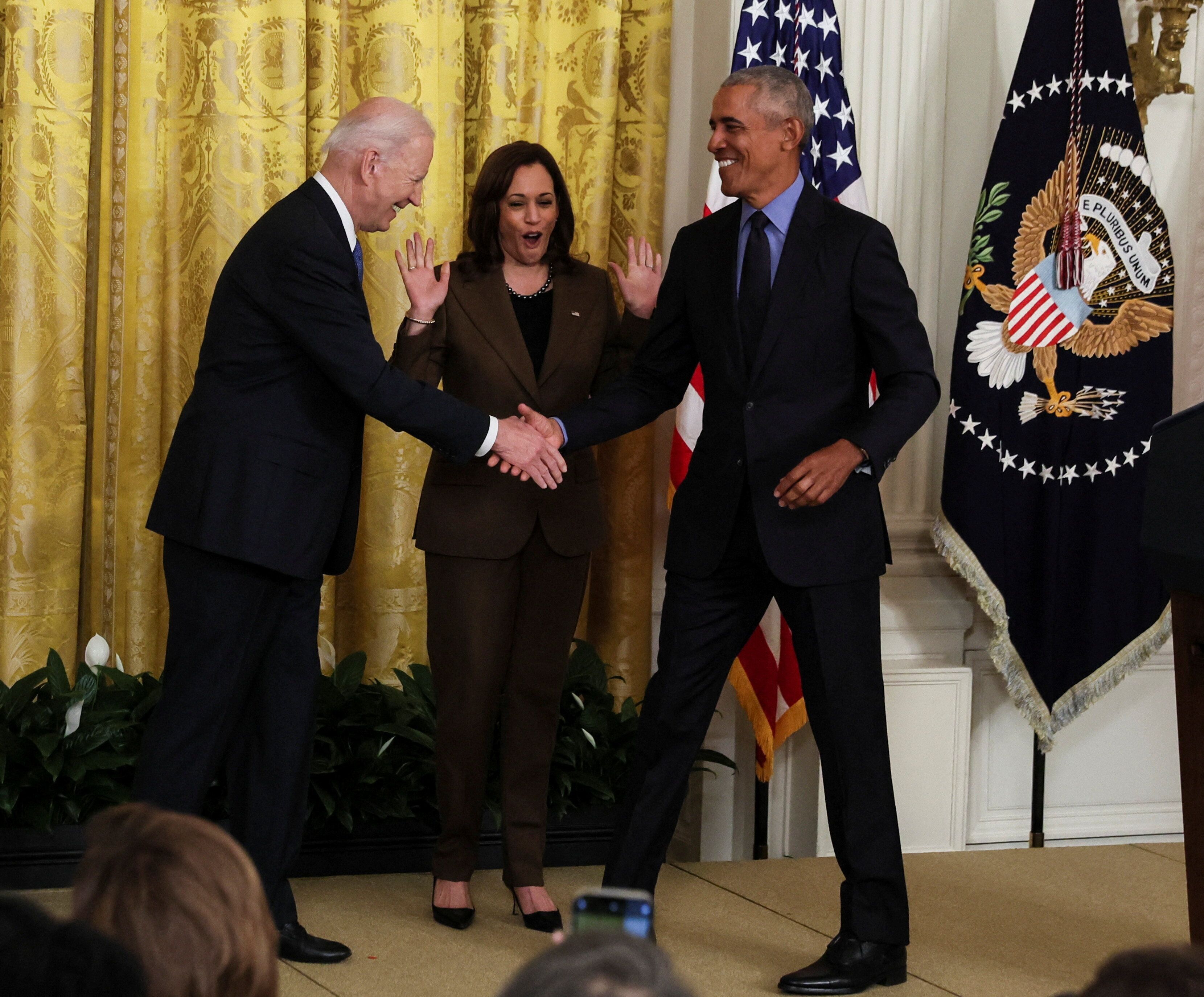 Joe Biden, Kamala Harris et Barack Obama, ici à la Maison Blanche à Washington, le 5 avril