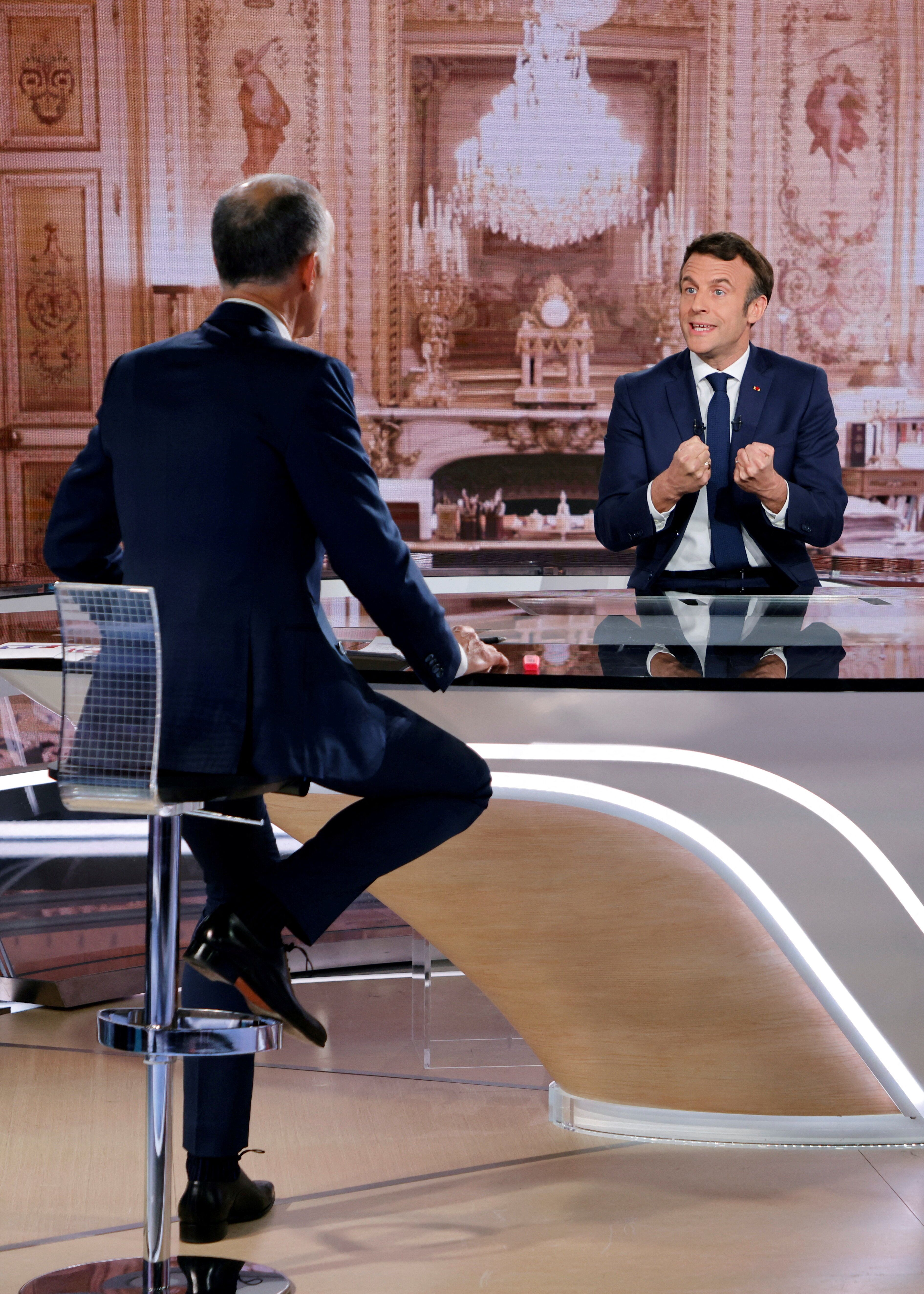 Emmanuel Macron, ici sur TF1 face au journaliste Gilles Bouleau, le 6 avril