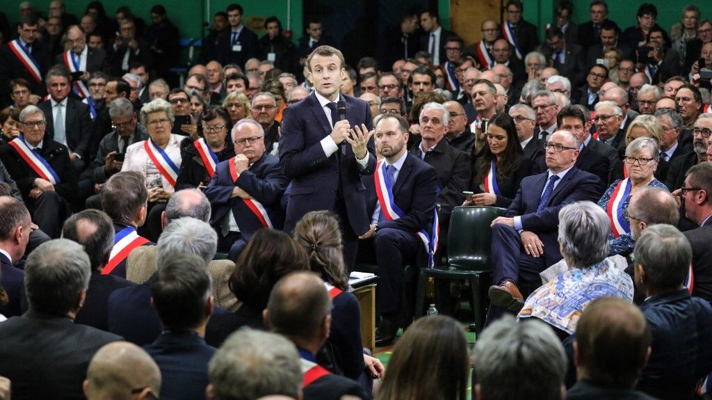 Emmanuel Macron devant quelques 600 maires de France, lors du Grand débat le 15 janvier