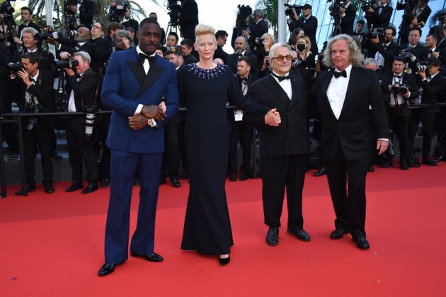 Au Festival de Cannes, Tilda Swinton a encore conquis le tapis