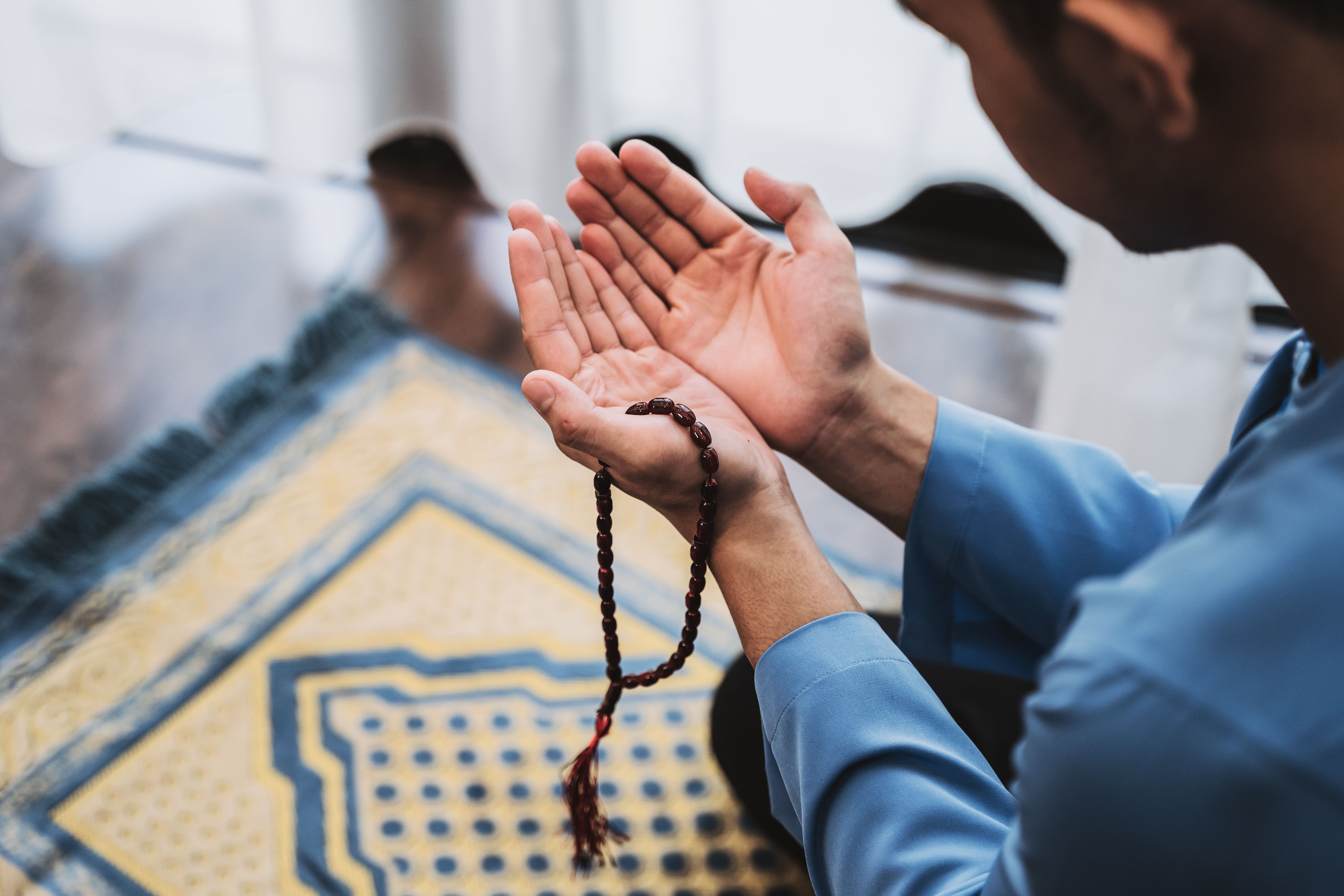 Le Conseil français du Culte musulman et la Grande mosquée de Paris ont annoncé que l'Aïd el-Fitr, qui...