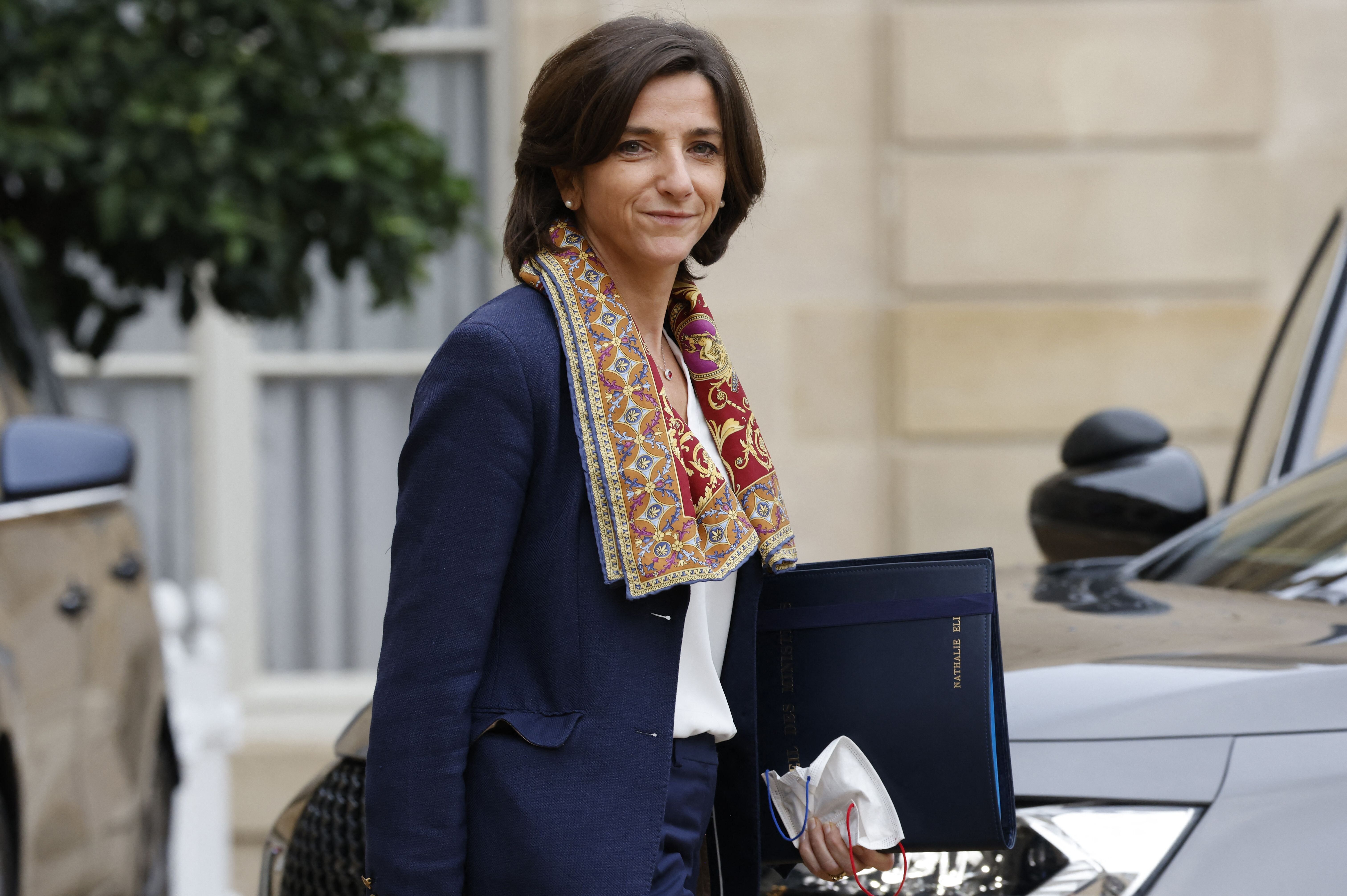 L'ex-secrétaire d'État Nathalie Elimas maintient sa candidature en tant que