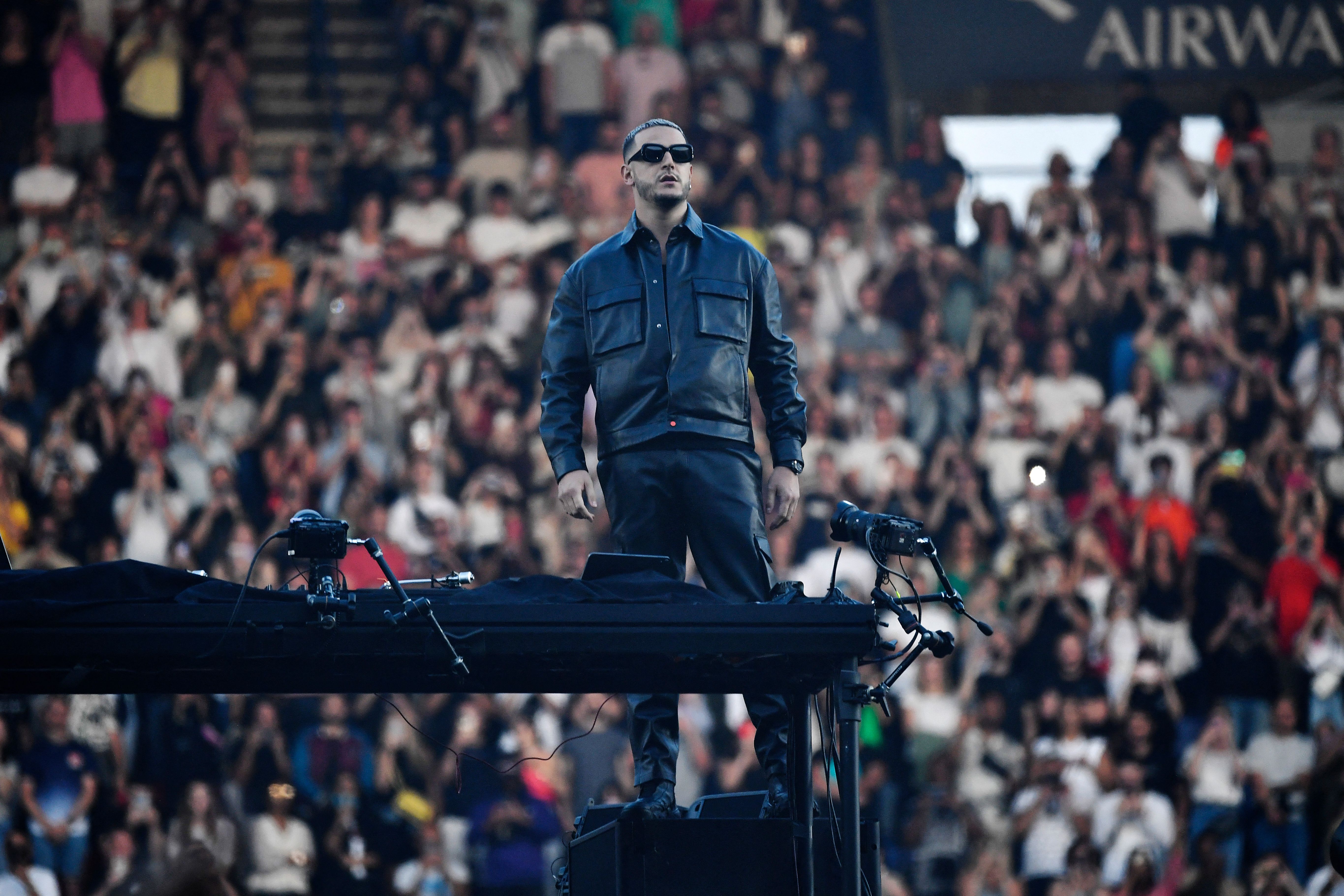 Dans le stade de son club de foot favori, DJ Snake a fait vibrer 60.000 personnes pour le premier concert...