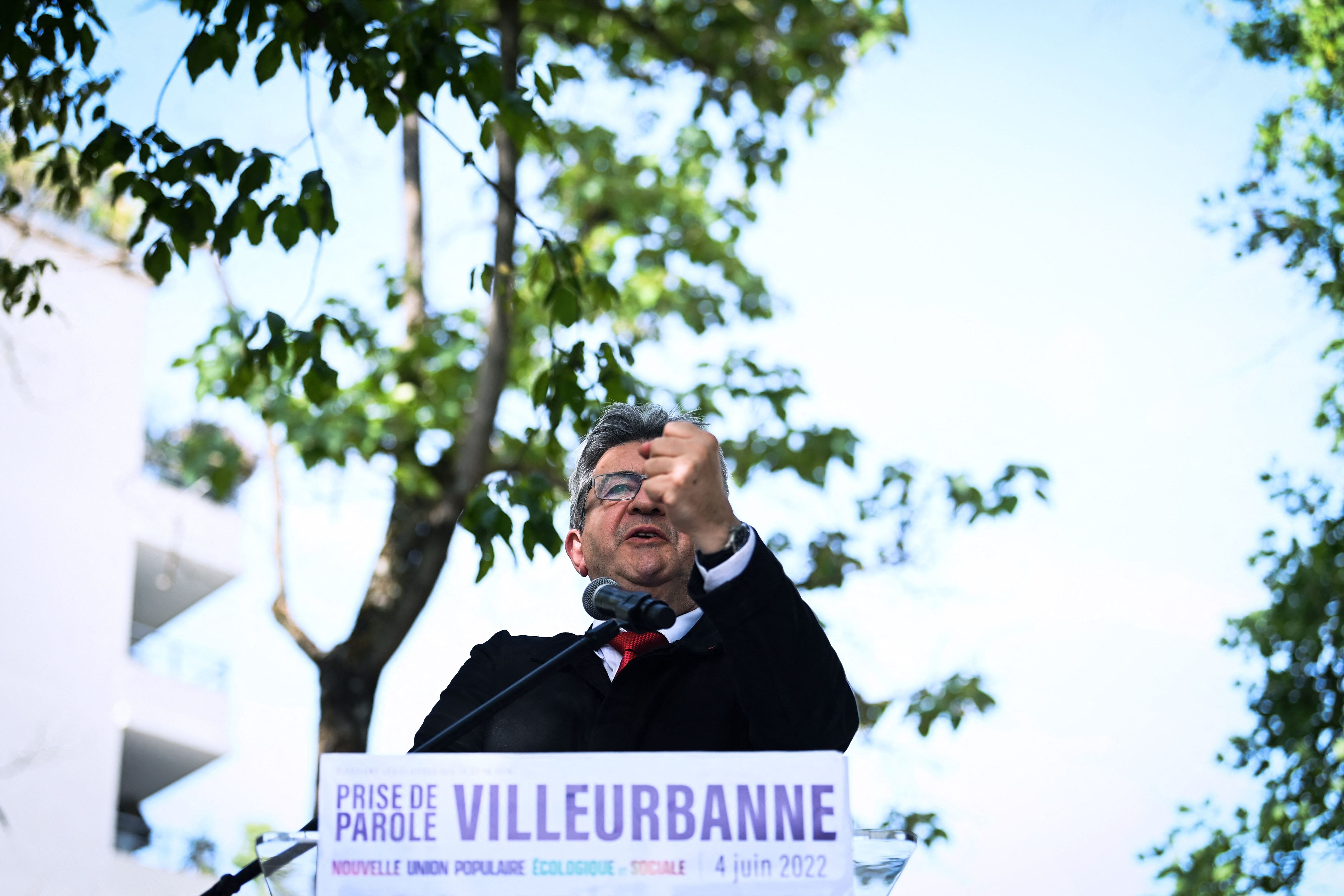 Jean-Luc Mélenchon, ici lors d'une visite de campagne à Villeurbanne, le 4 juin
