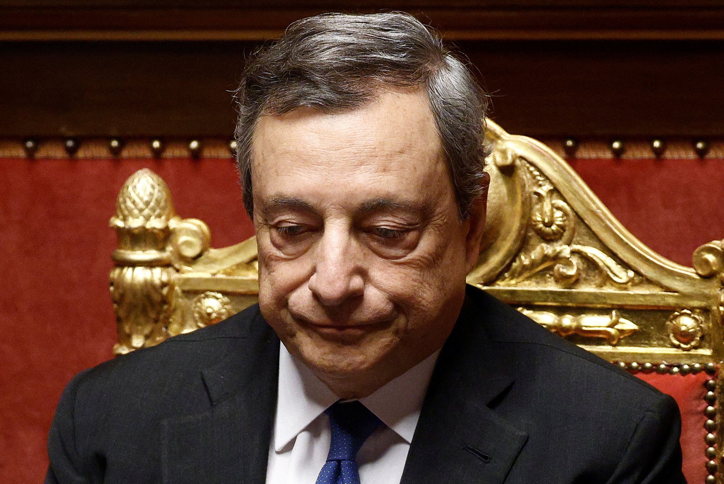 Mario Draghi, ici ce mercredi 20 juillet, est proche de quitter le pouvoir en Italie après le...