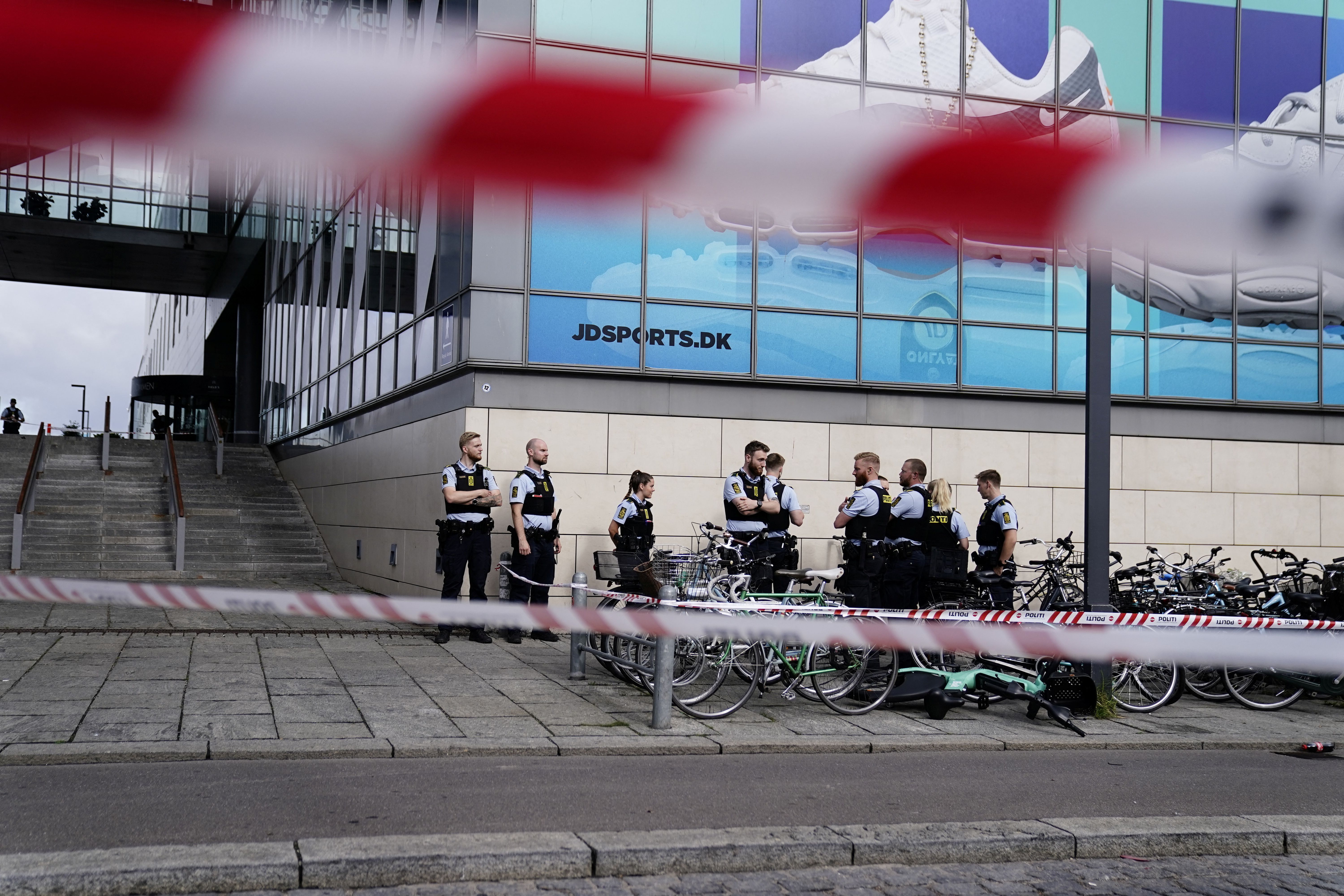 Dimanche 3 juillet, une fusillade a eu lieu dans un centre commercial de Copenhague, au Danemark. Pour...
