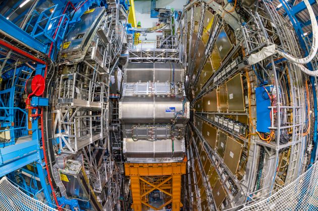 Le Grand Collisionneur à Hadrons (LHC) est en train de lancer son troisième 