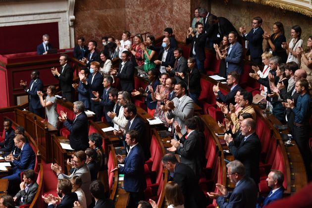 Les bancs de la gauche à l'Assemblée nationale durant une prise de parole du socialiste Olivier Faure