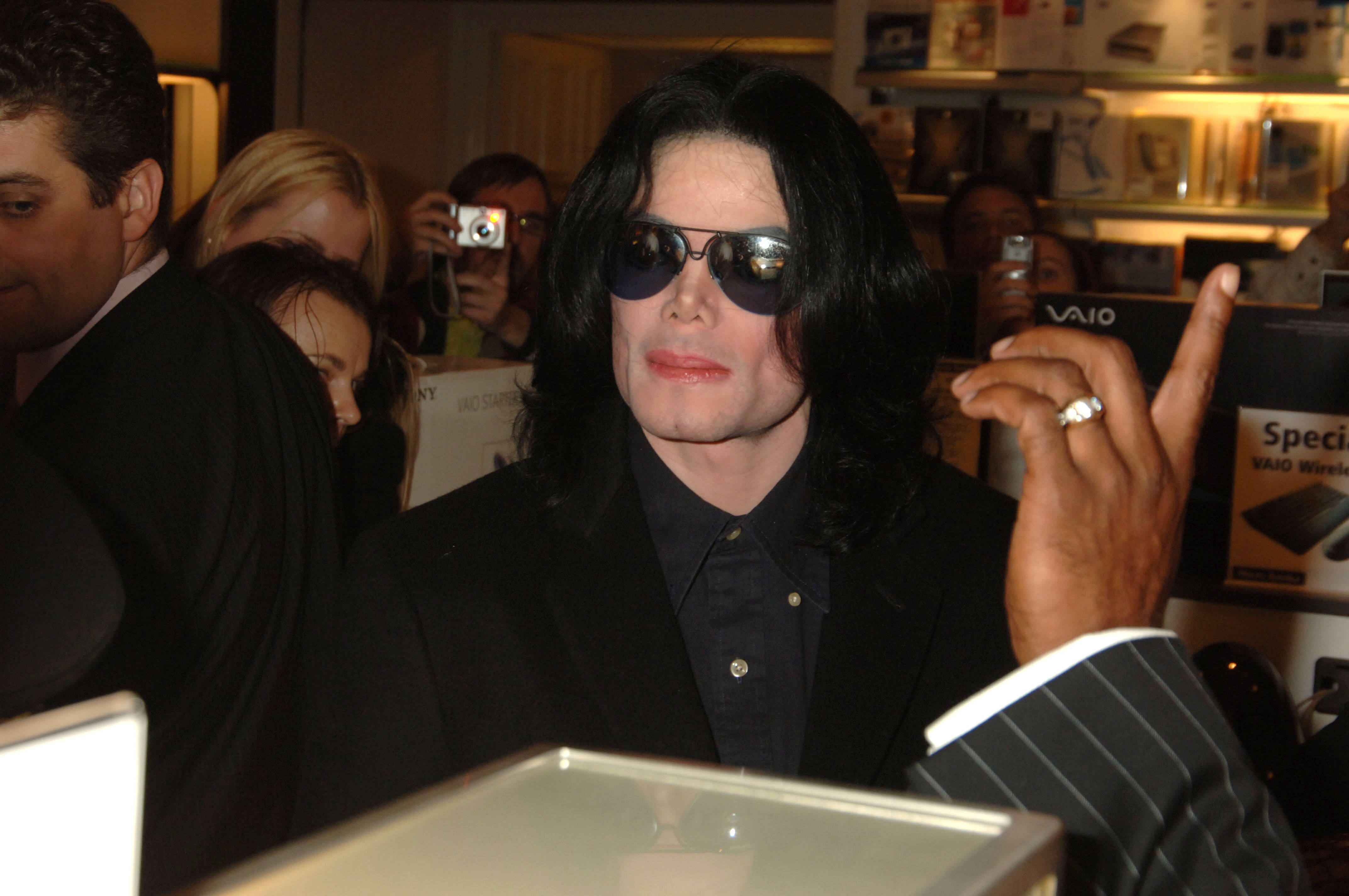 Michael Jackson pris en photo le 12 octobre 2005 à