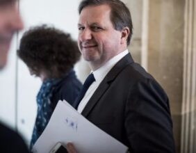 Ademe défend son budget face aux critiques de la droite